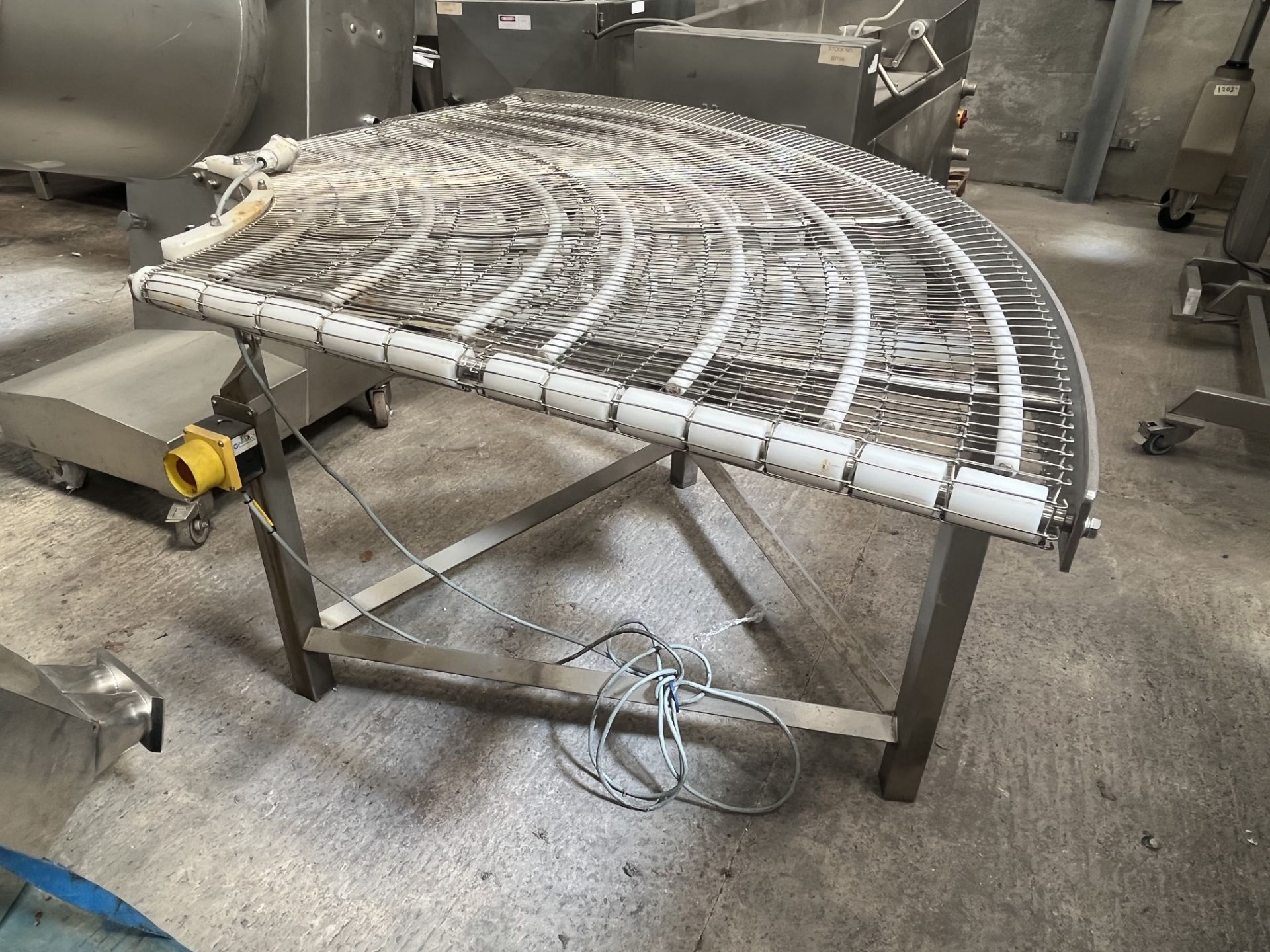 90 DEGREES WIRE BELT CONVEYER (1058) - Image 3 of 6