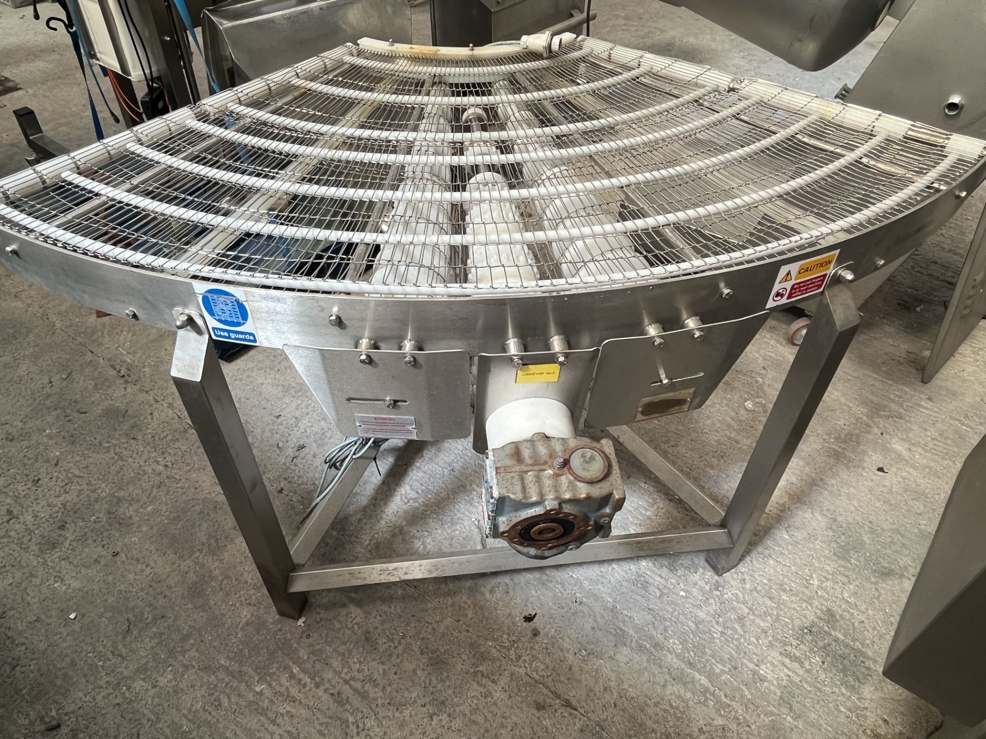 90 DEGREES WIRE BELT CONVEYER (1058) - Image 2 of 6