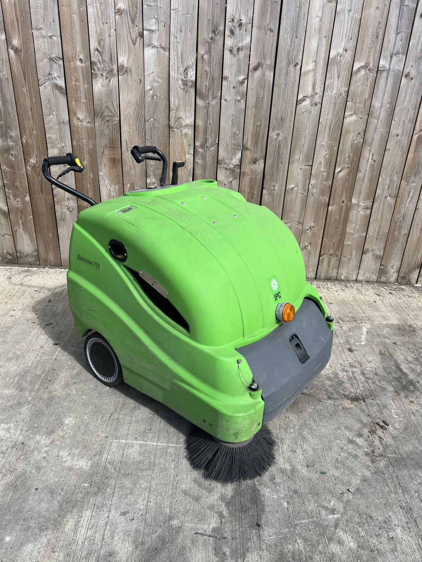 IPC 712ST PETROL ROAD SWEEPER *LOCATION NORTH YORKSHIRE*