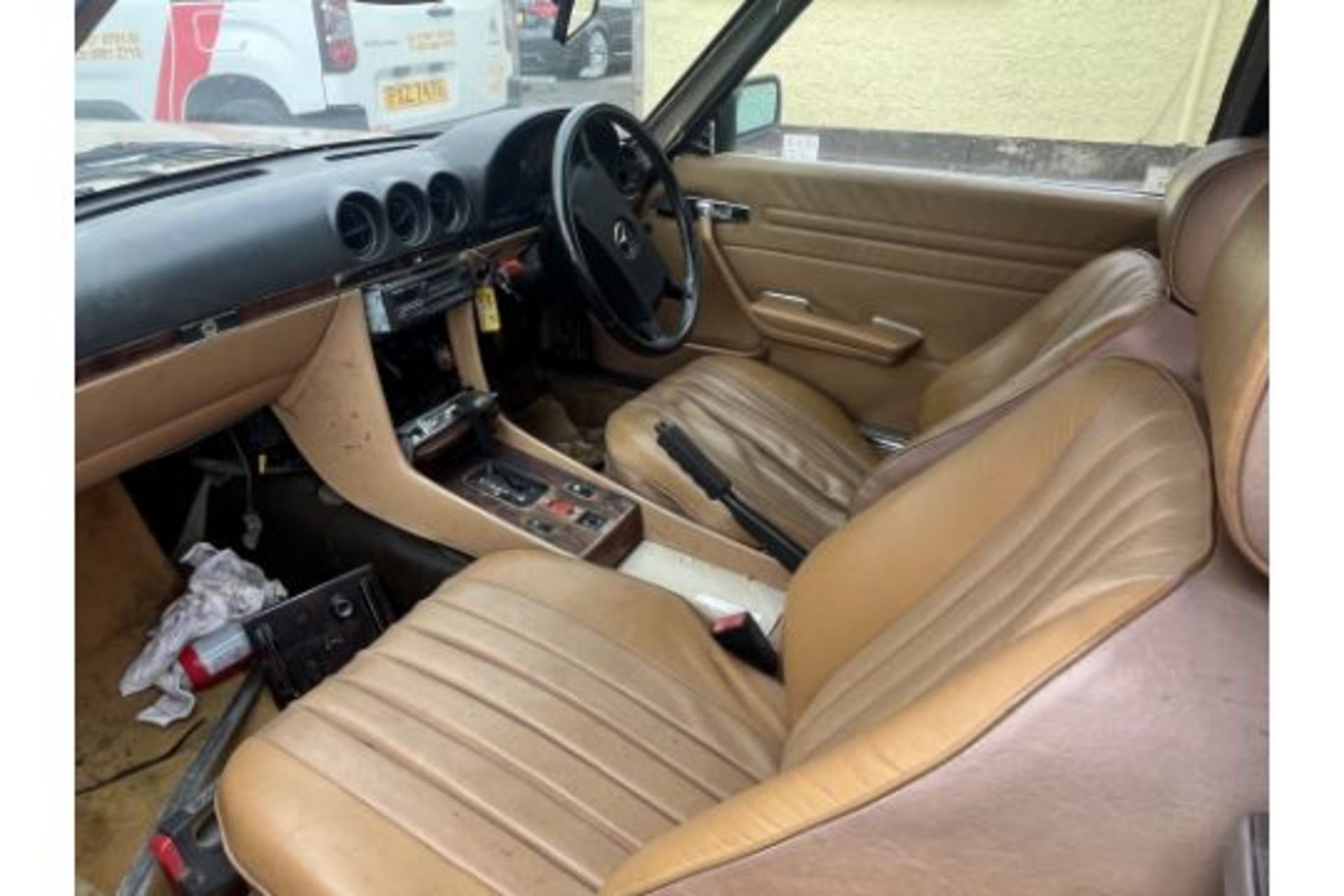 1986 MERCEDES BENZ 420 SL AUTO CONVERTIBLE - Image 3 of 12