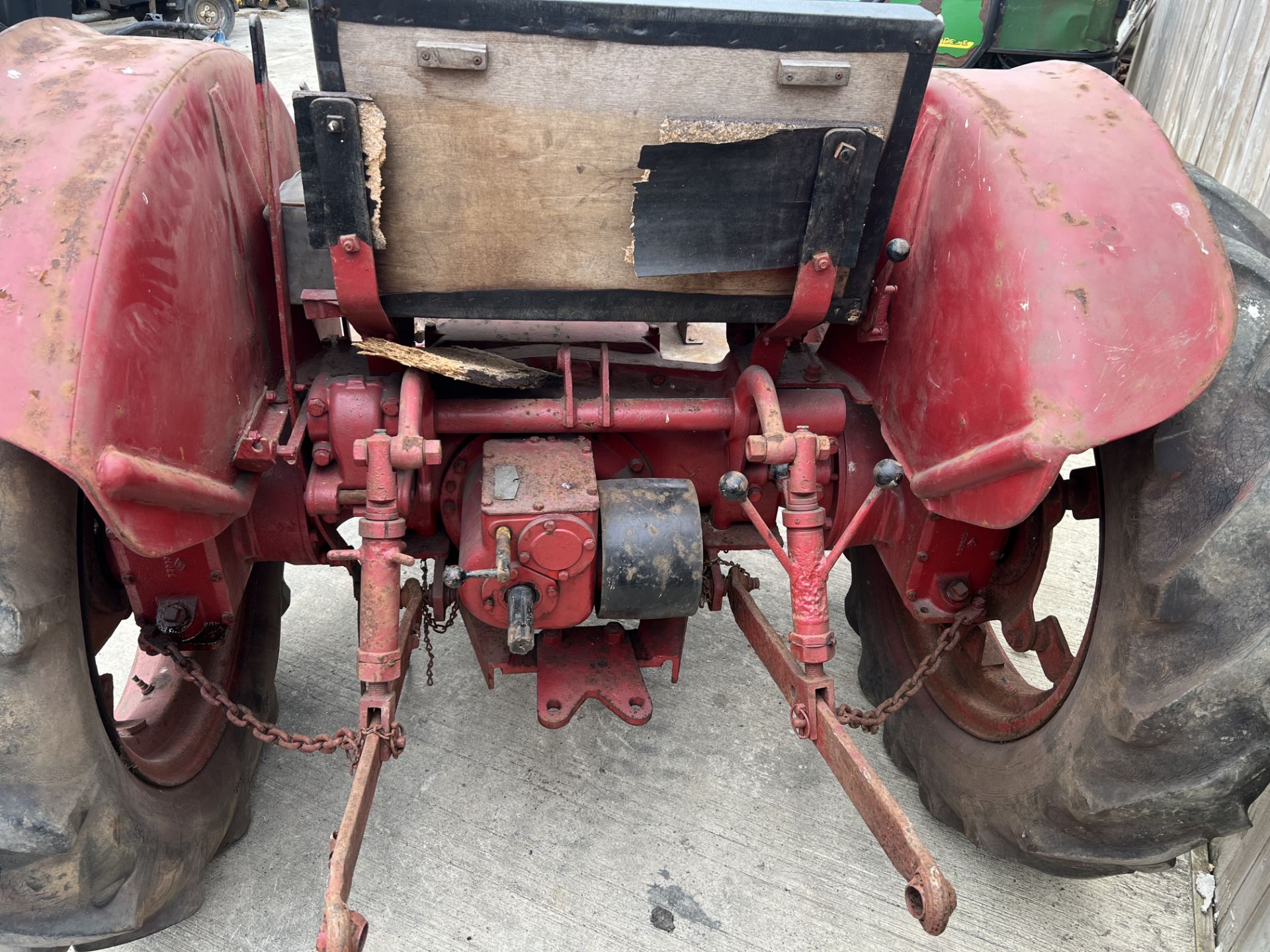 DAVID BROWN CROPMASTER / 25C VINTAGE CLASSIC TRACTOR *LOCATION NORTH YORKSHIRE - Image 3 of 7