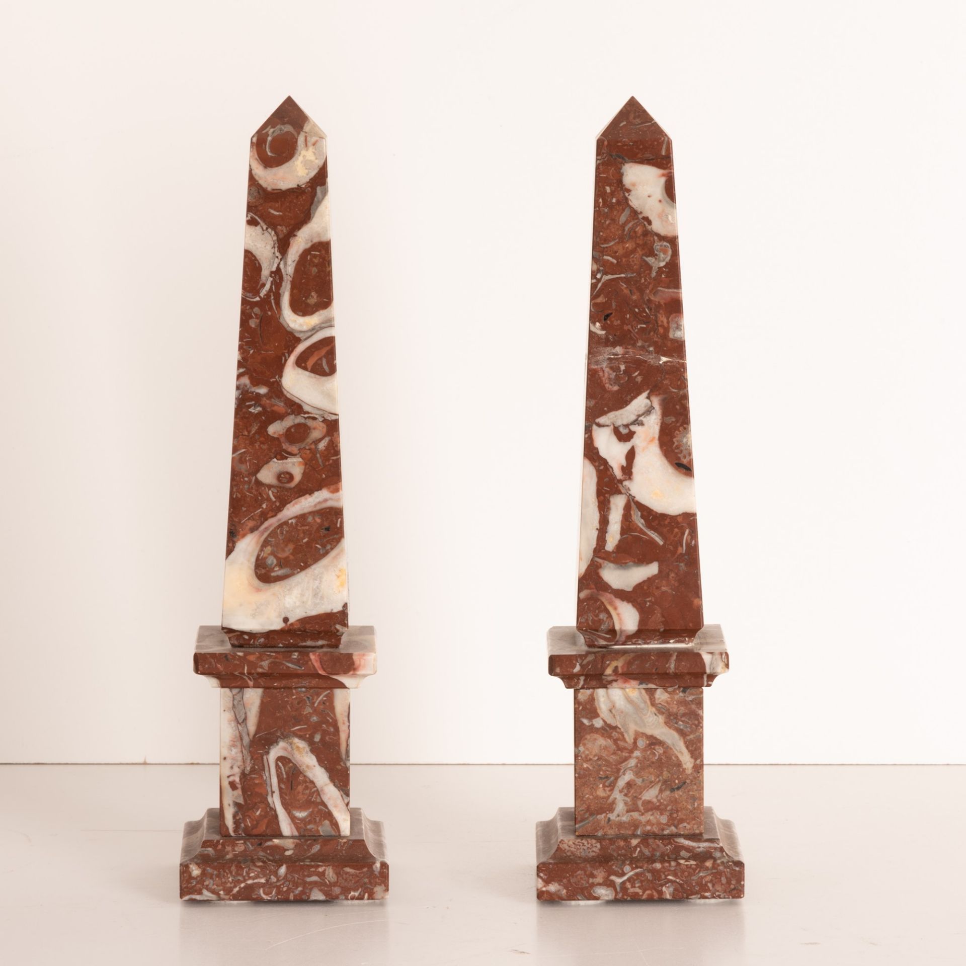 Due obelischi in rosso Levanto - Image 3 of 4