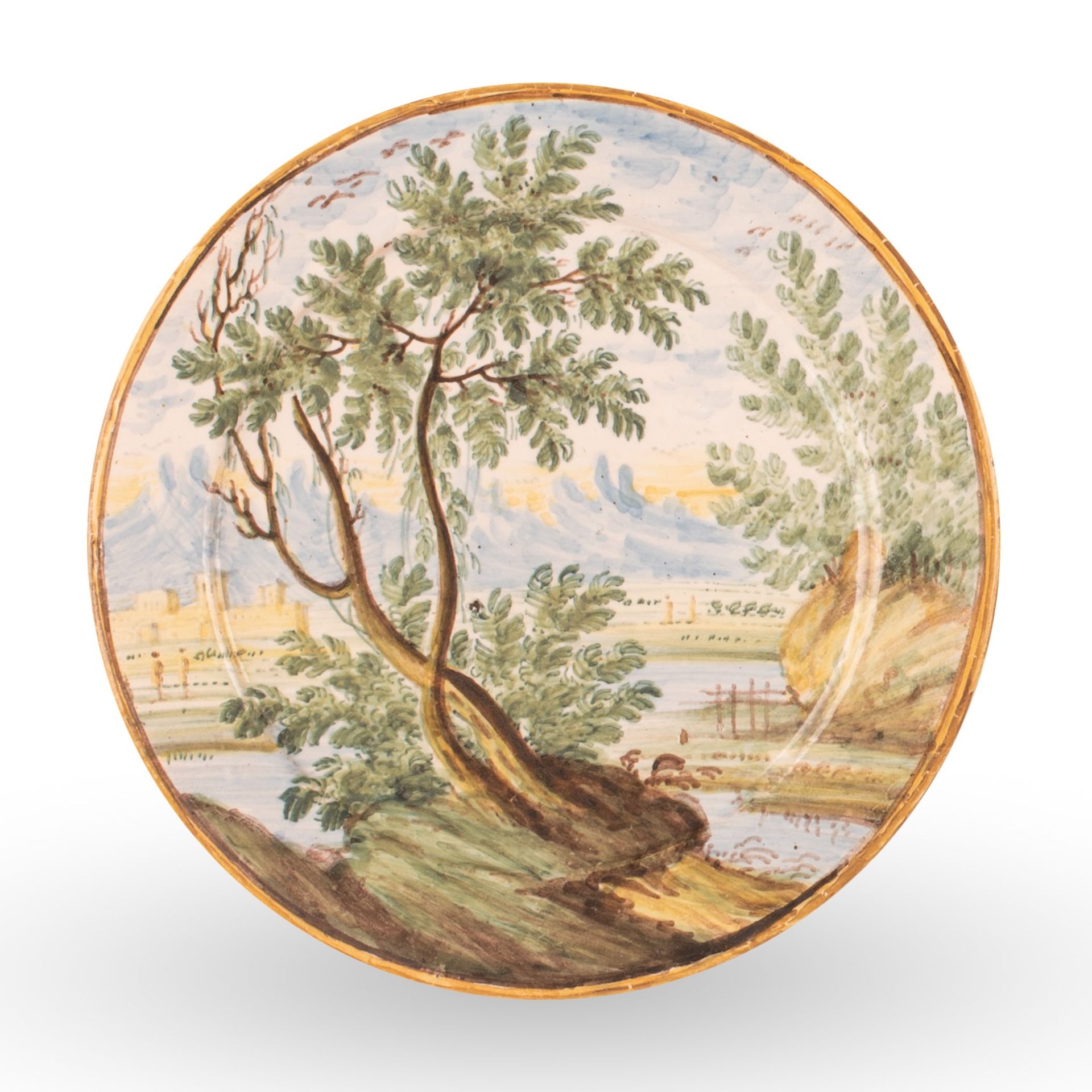 Piatto in maiolica castelli decorato in policromia con paesaggio alberato, fiume, personaggi e caste