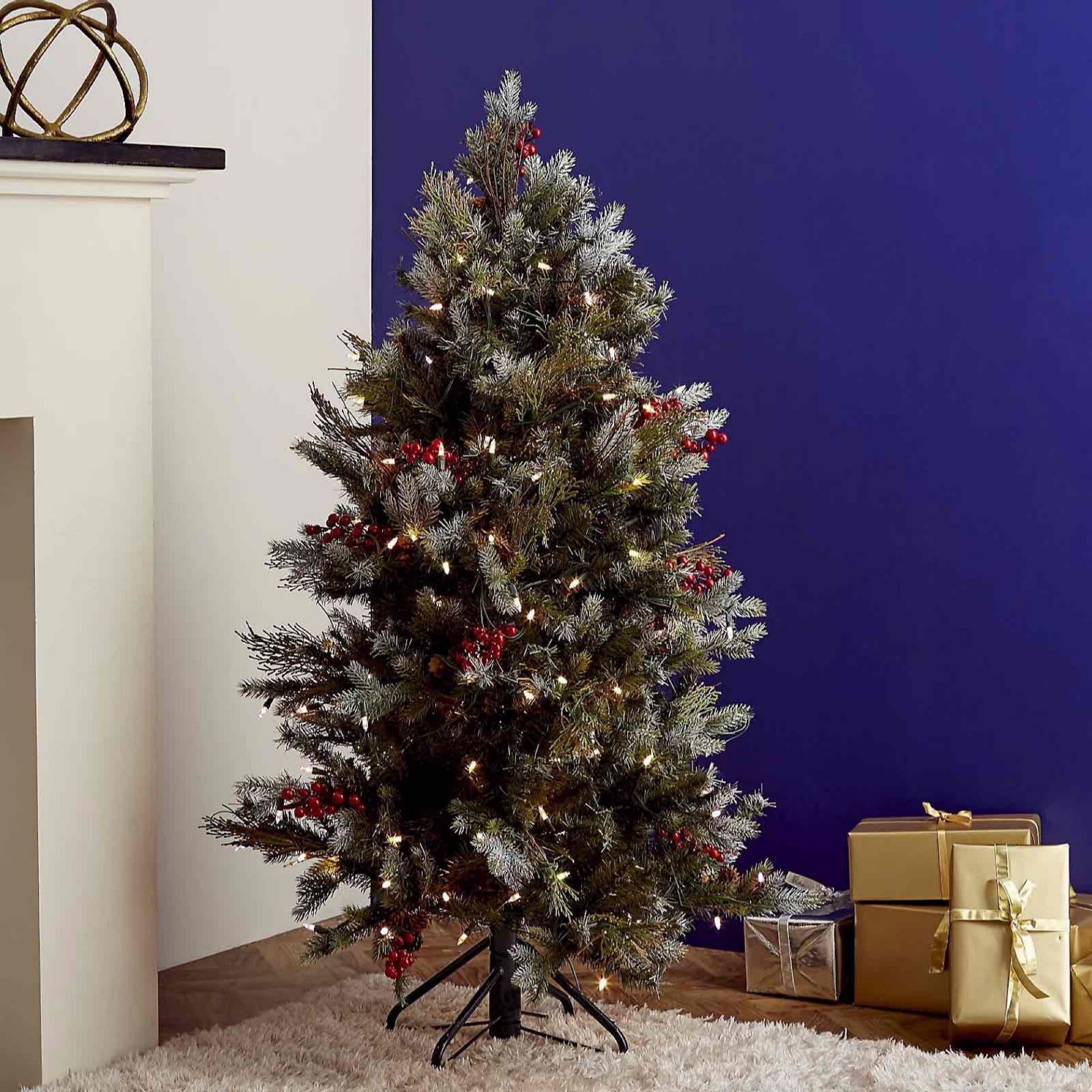 (Jb) RRP £325 Lot To Contain 1 Boxed 6Ft Santa's Best 16 Function Pre-Lit Dewdrop Christmas Tree