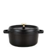 RRP £140 Boxed Staub Round Casserole Dish In Black (Jg)