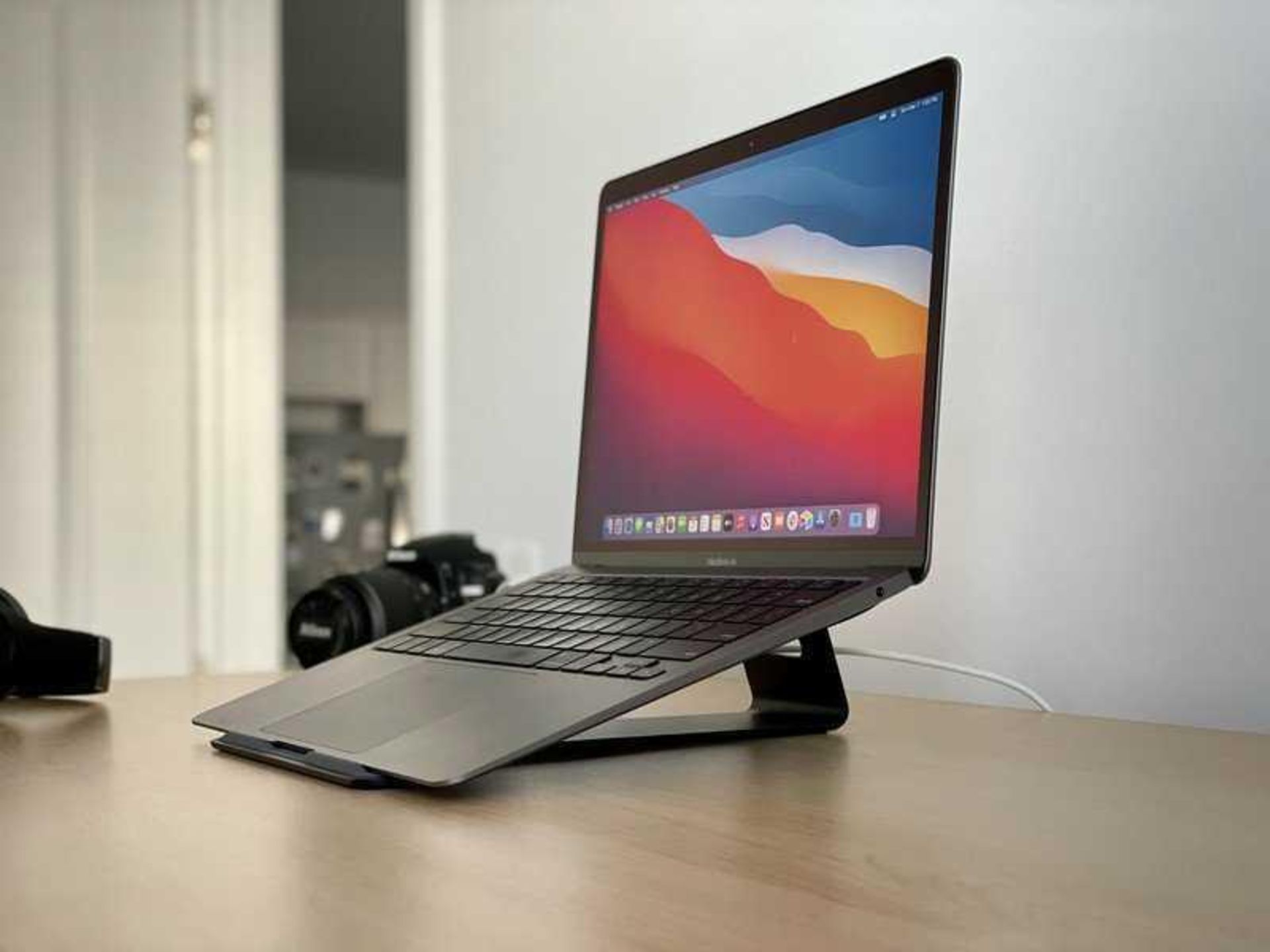 RRP £100 1 Boxed Twelve South Parczlope For MacBook And Ipad Low Profile Desktop Stand