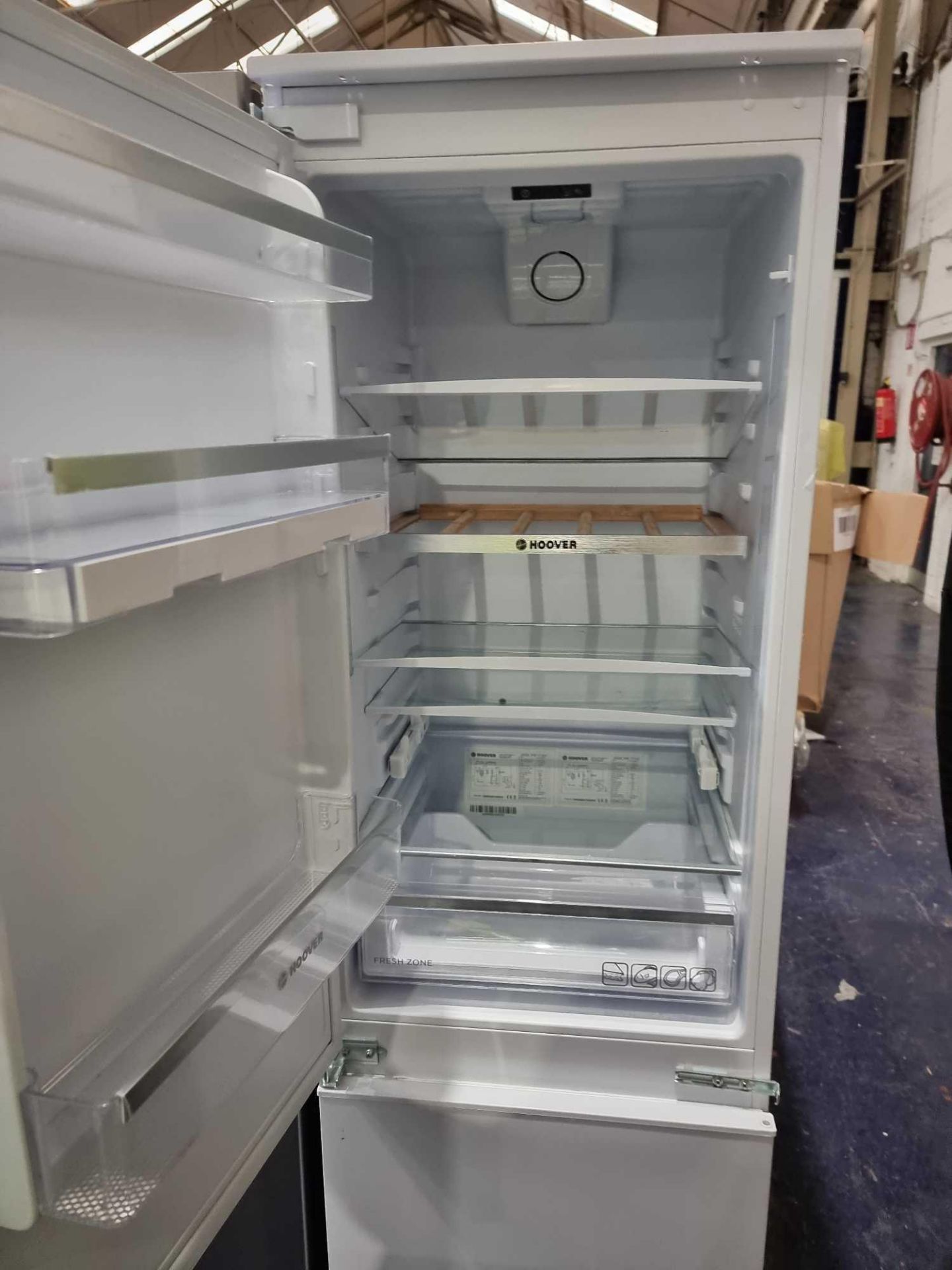 (Sp) RRP £450 Lot To Contain 1 Hoover H-Fridge 500 Bhbf172Nuk Integrated 70/30 Frost Free Fridge Fre - Image 2 of 2