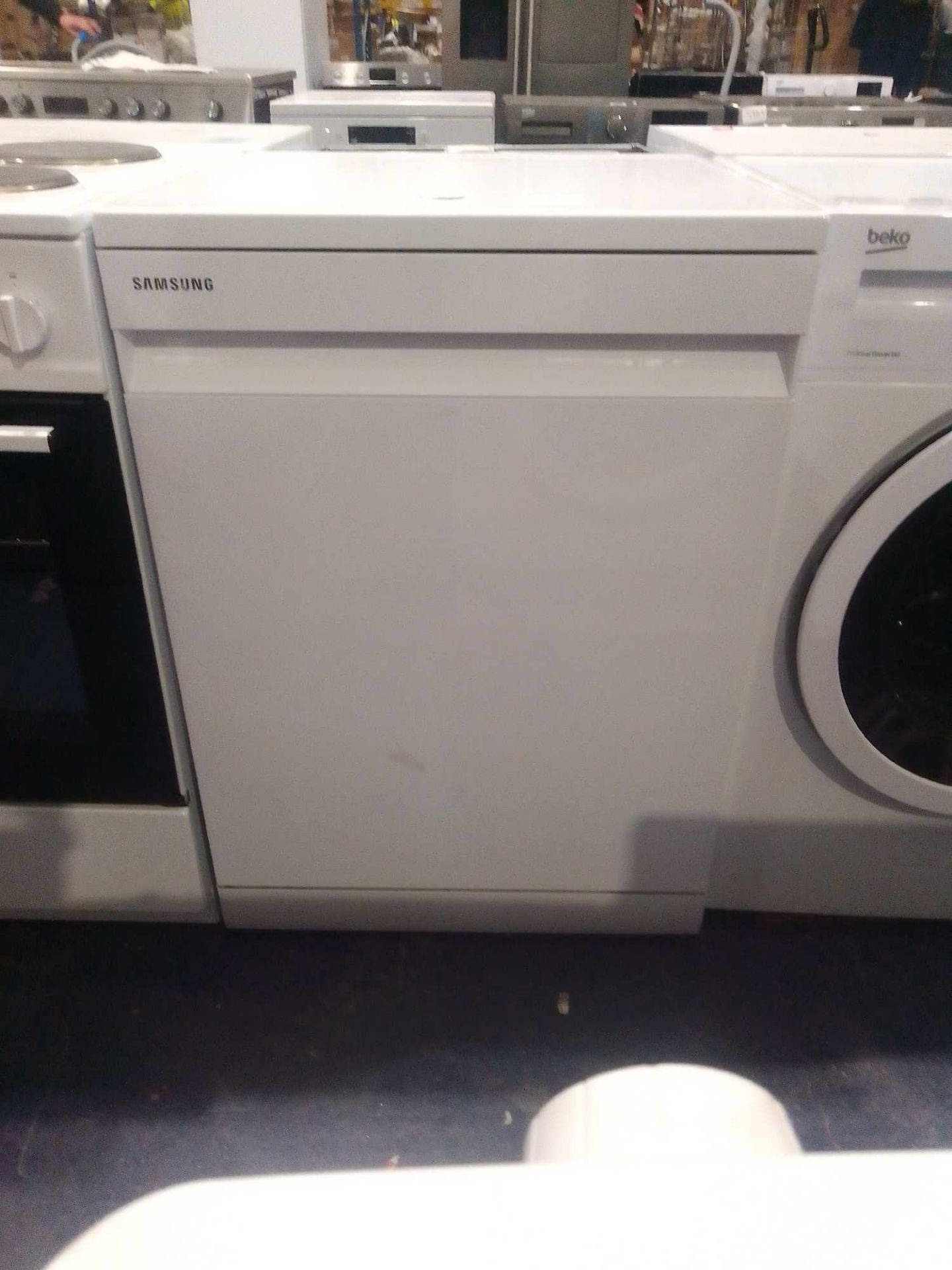 (Dd) RRP £600 Lot To Contain 1 Samsung Series 7 Dw60R7040Fw Standard Dishwasher - White - Image 2 of 2