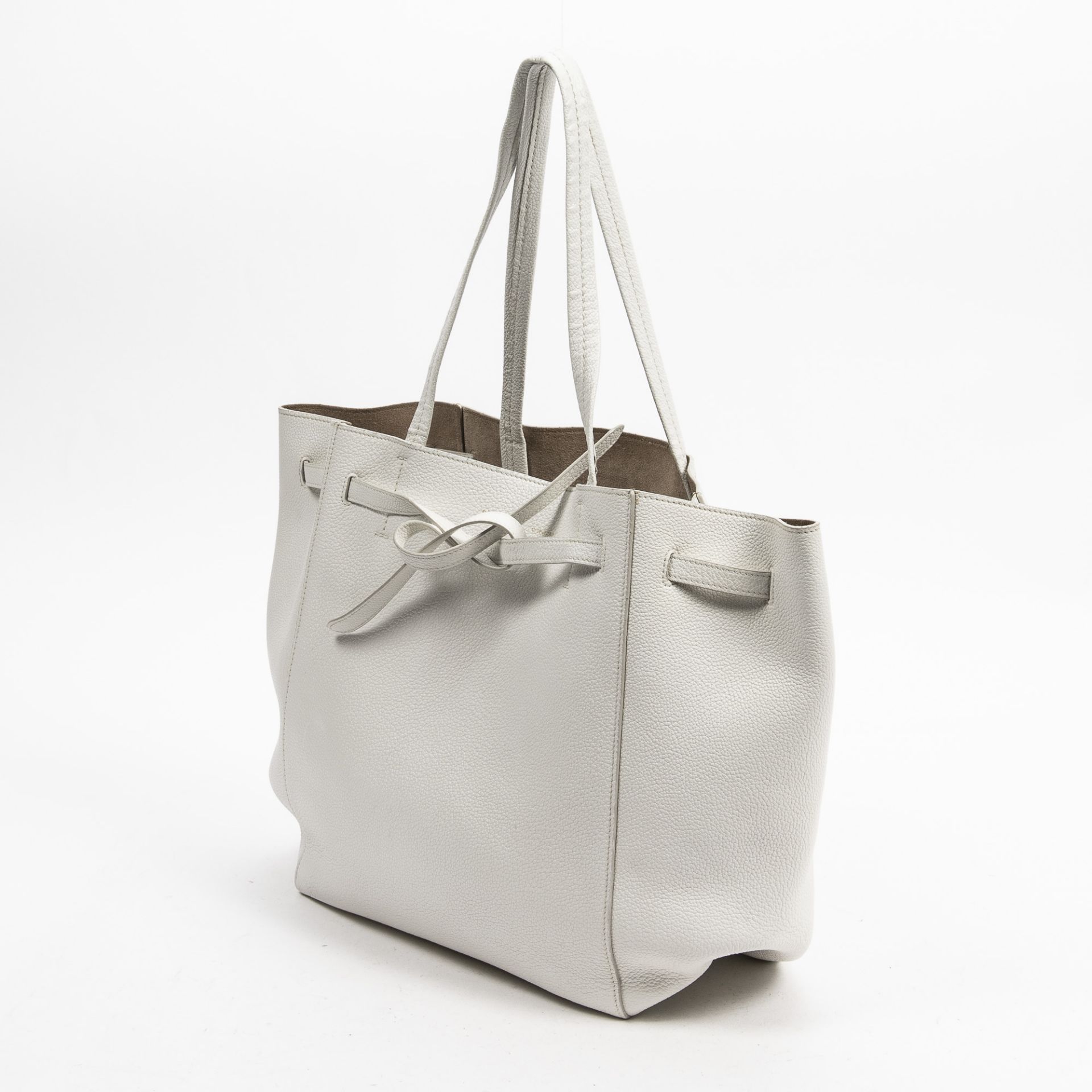 RRP £975.00 Lot To Contain 1 Celine Calf Leather Shoulder Tote Handbag In White - 27*29*17cm - - Image 2 of 4