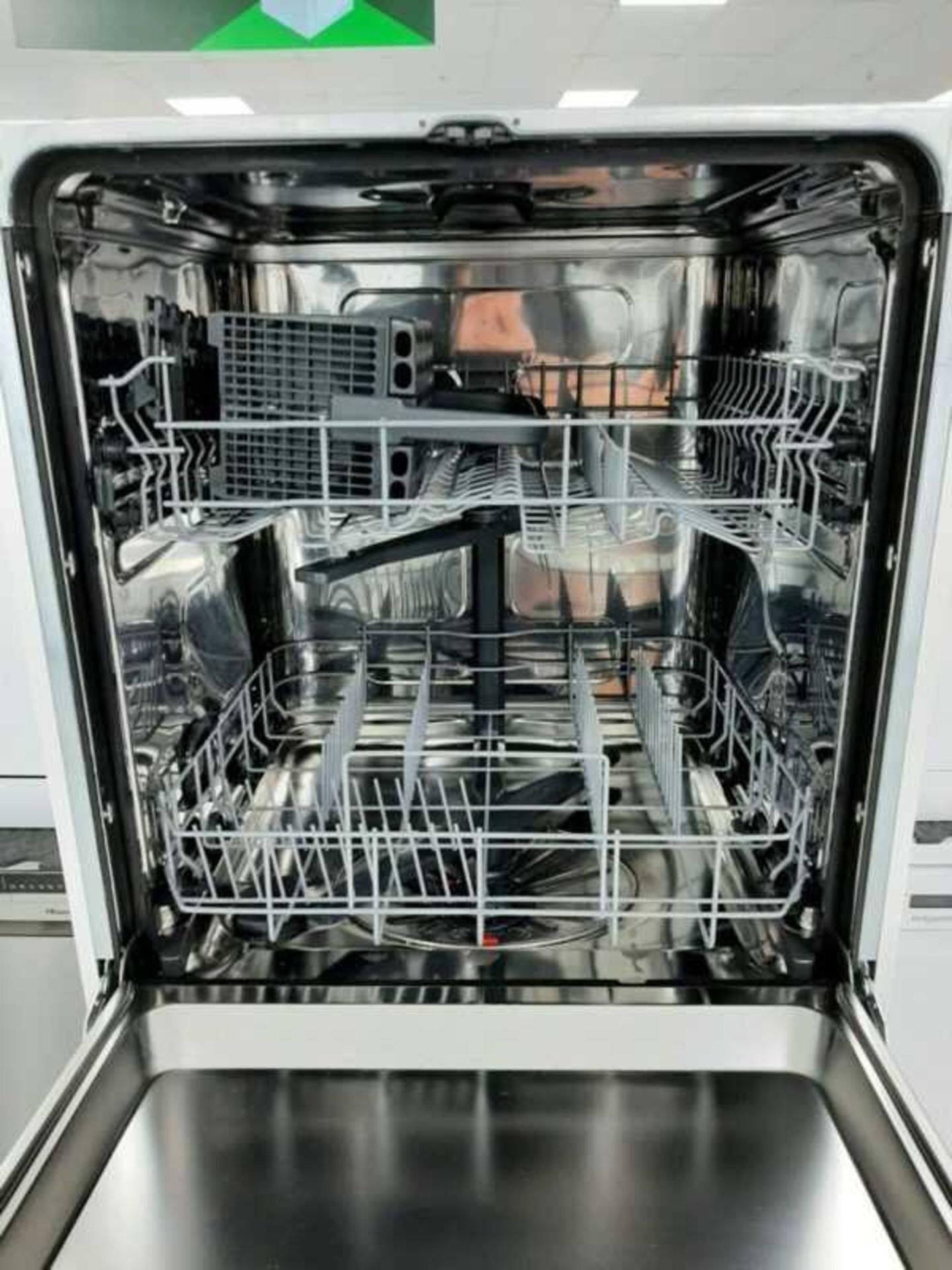 (Sp) RRP £500 Lot To Contain 1 Aeg, Fsk32610Z, Built In 13 Place Dishwasher