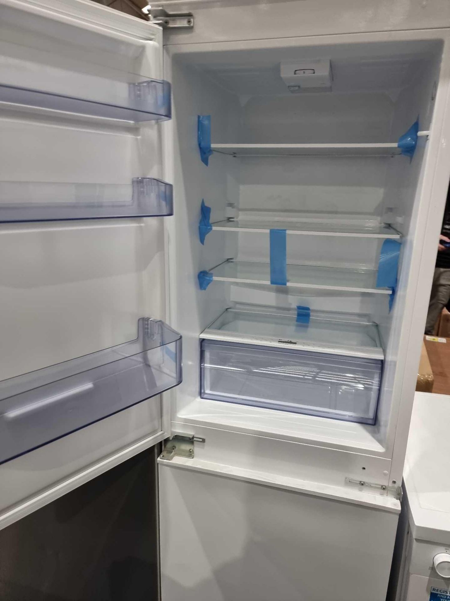 (Sp) RRP £290 Lot To Contain 1 Integrated Fridge Freezer - Image 2 of 3