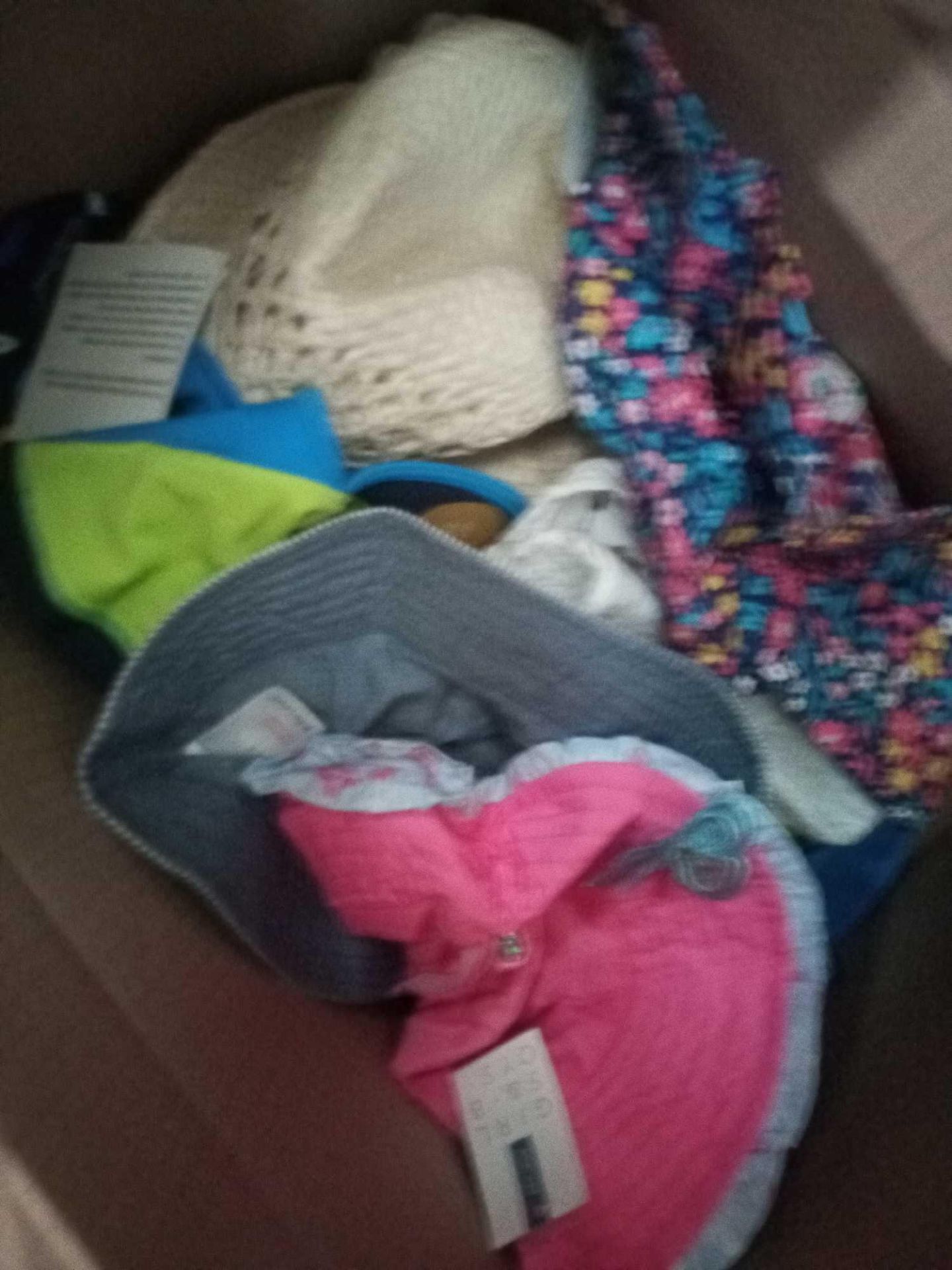 (Sk) RRP £240 Lot Containing Kids Sunhat