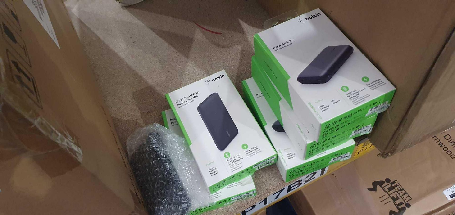 RRP £230 Lot To Contain 6X Items 3X Boxed Belkin 20K Power Bank 2X Boxed Belkin 10K Power Bank 1X - Image 2 of 2
