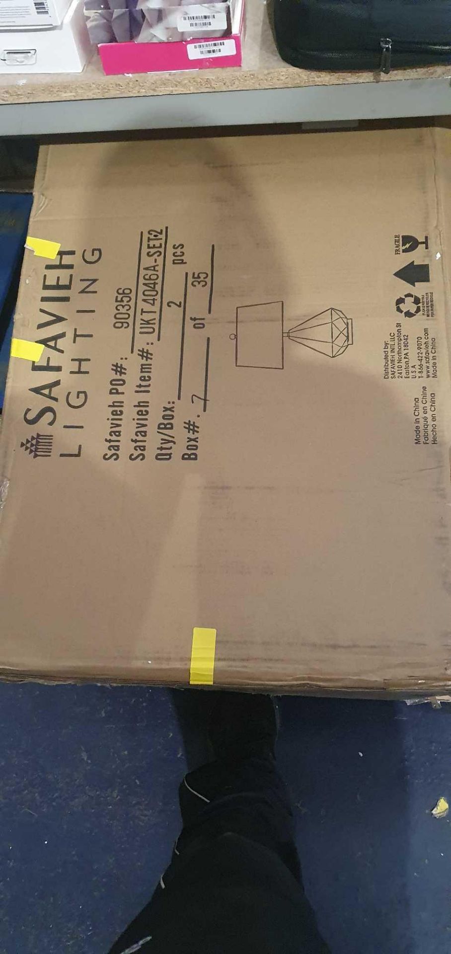RRP £200 Lot To Contain 1X Boxed Safavieh New York Lighting Table Lamp E27 (Aj)