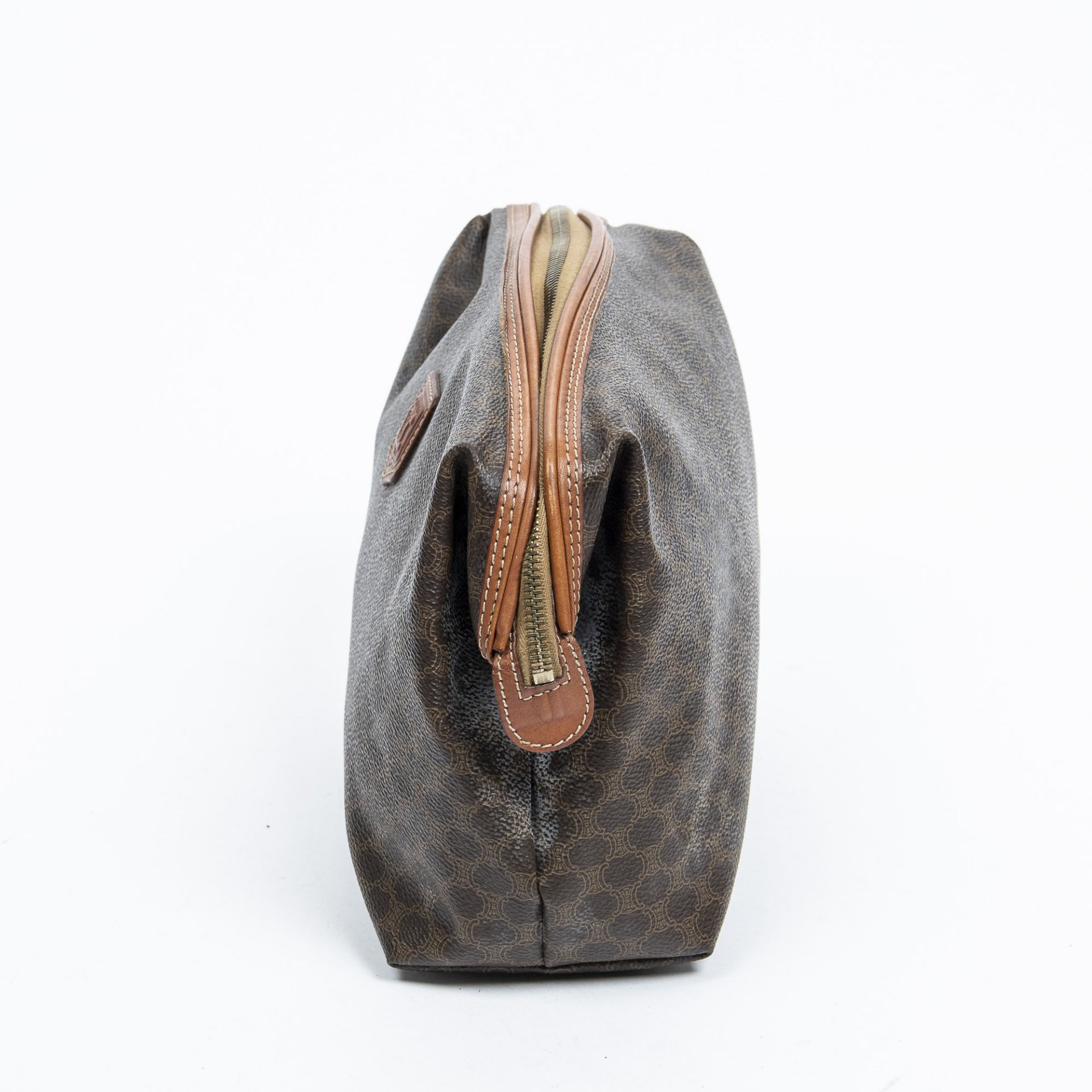 RRP £760.00 Lot To Contain 1 Celine Coated Canvas Vintage Pouch In Brown - 25*20*10cm - AB - AAR1169 - Image 3 of 4
