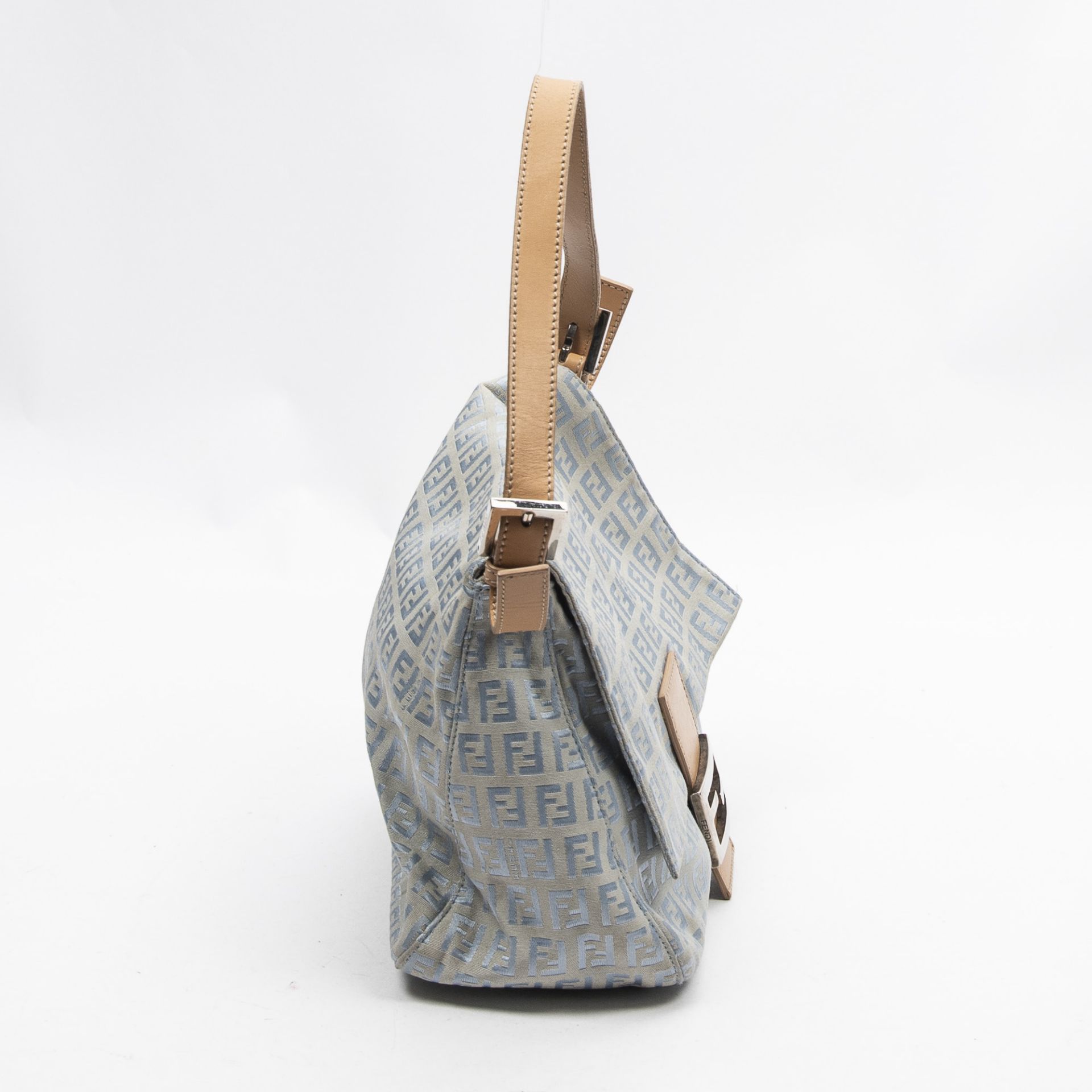 RRP £1,000.00 Lot To Contain 1 Fendi Canvas Mamma Forever Shoulder Bag In Light Blue/Beige - 29*19* - Image 4 of 4