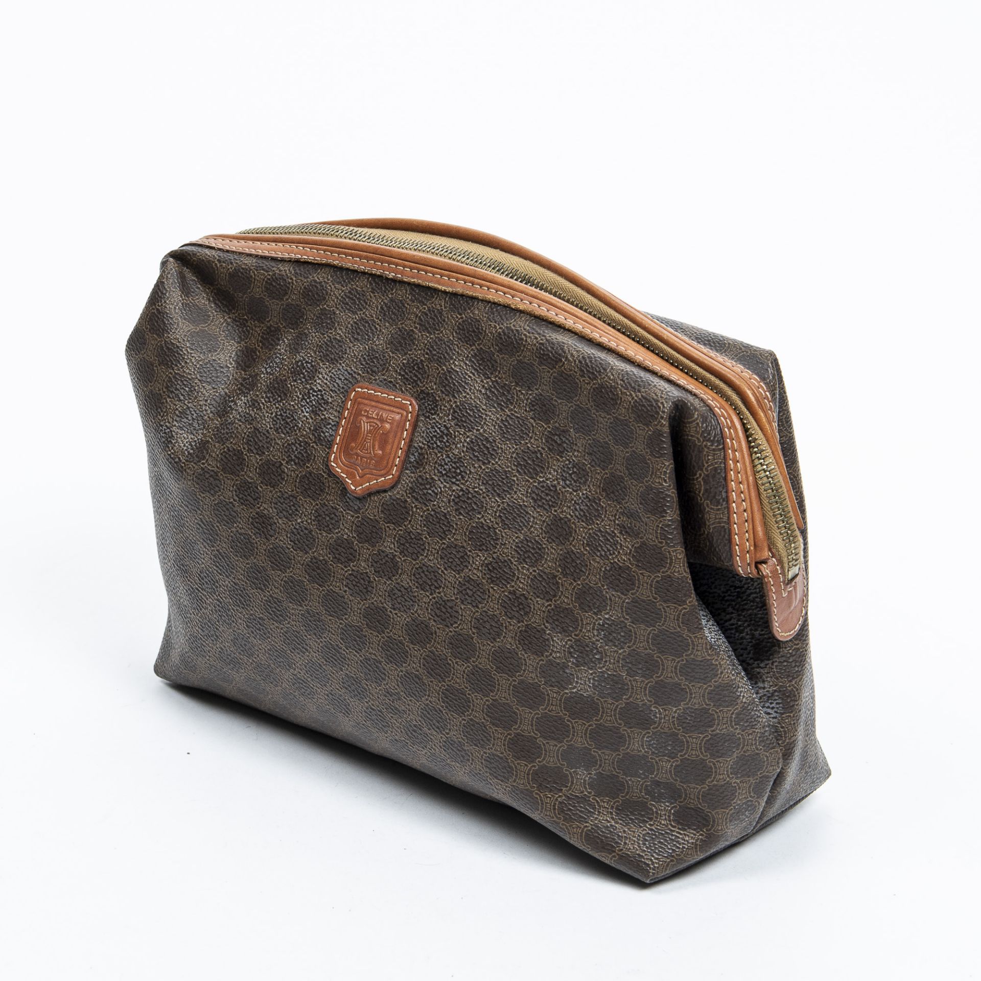 RRP £760.00 Lot To Contain 1 Celine Coated Canvas Vintage Pouch In Brown - 25*20*10cm - AB - AAR1169 - Image 2 of 4