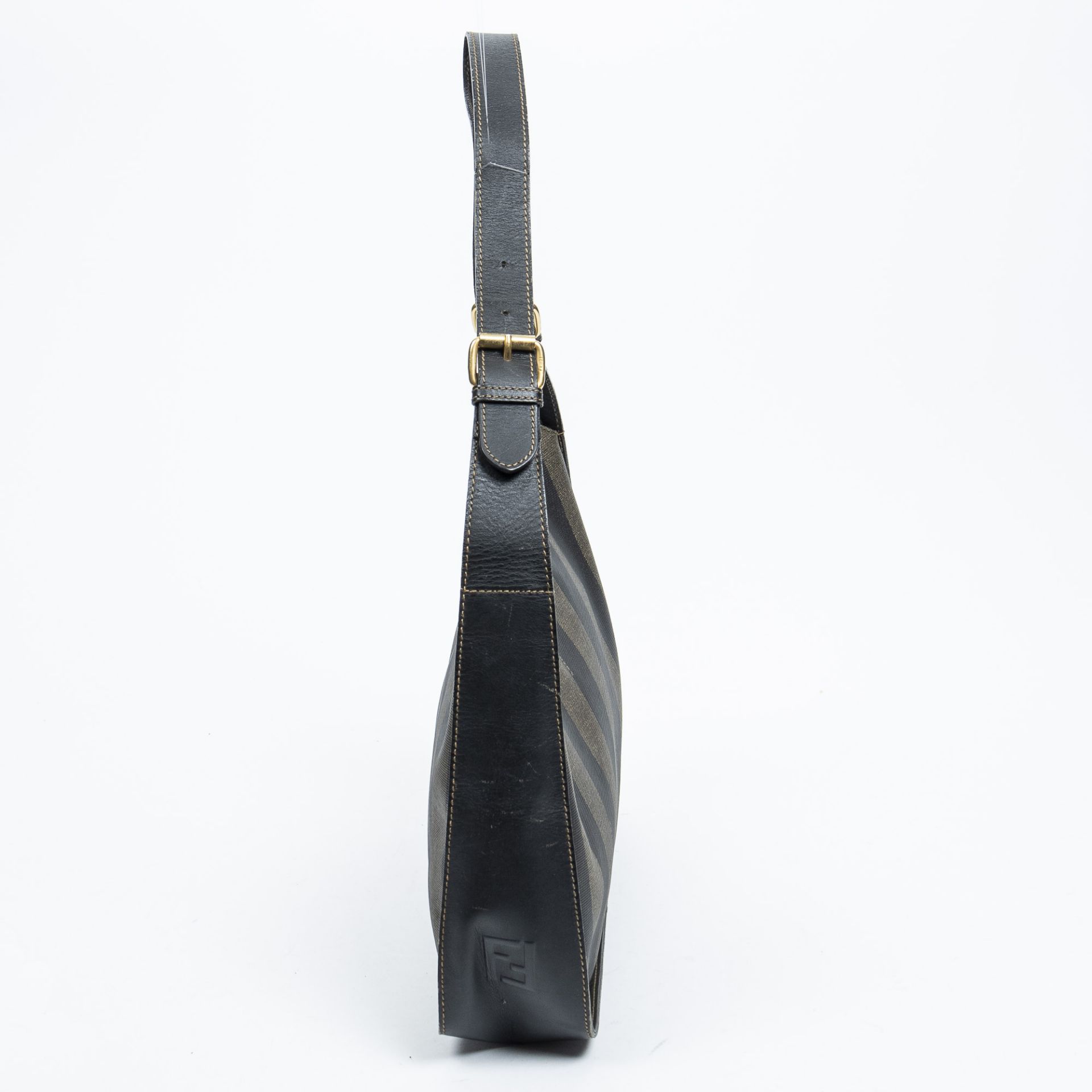 RRP £845.00 Lot To Contain 1 Fendi Coated Canvas Vintage Hobo Bag Shoulder Bag In Khaki/Black - 34, - Image 4 of 4