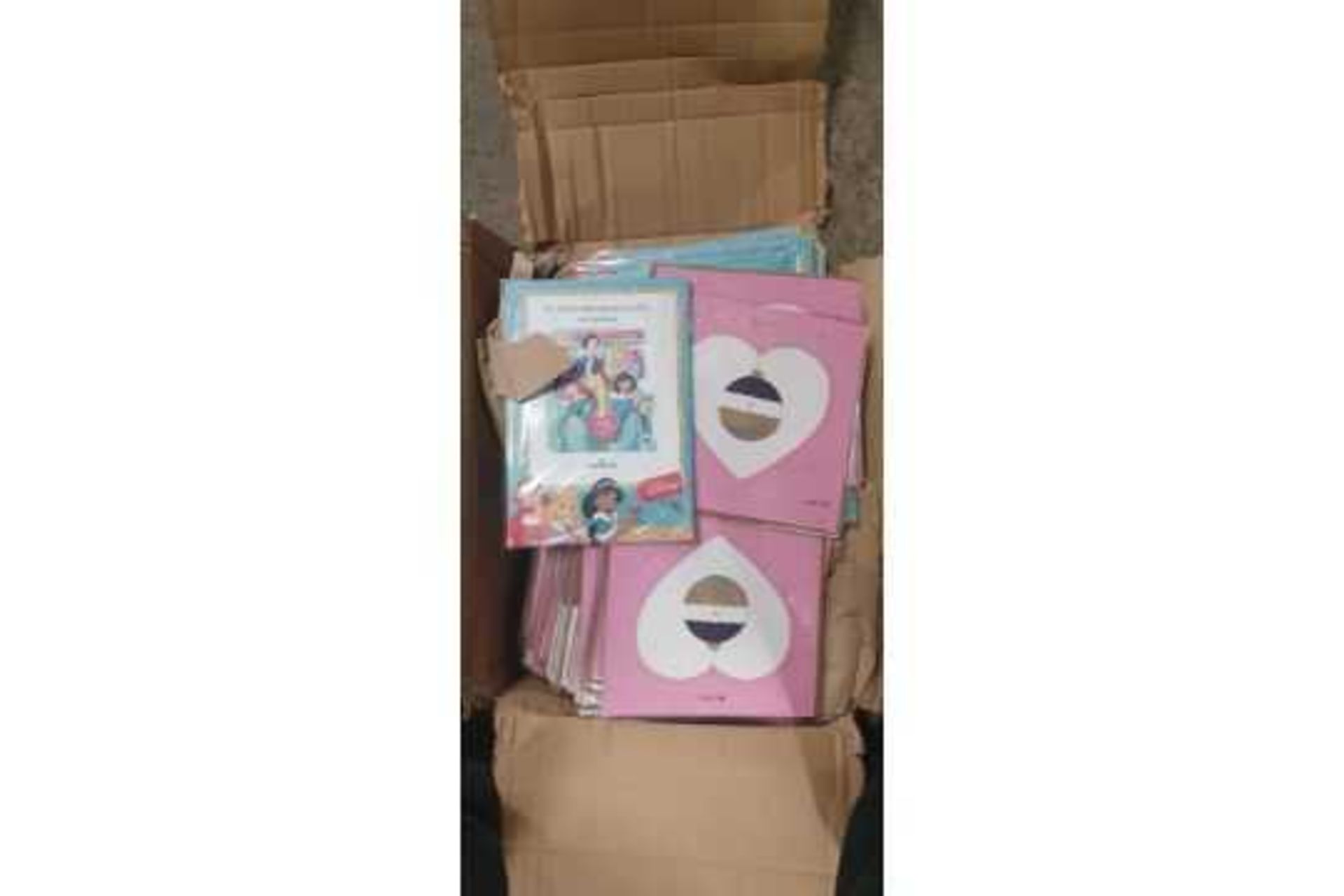 RRP £400 Brand New And Sealed (148 Items) Christmas Card For Granddaughter From Hallmark - Pop-Up 3D - Image 3 of 4