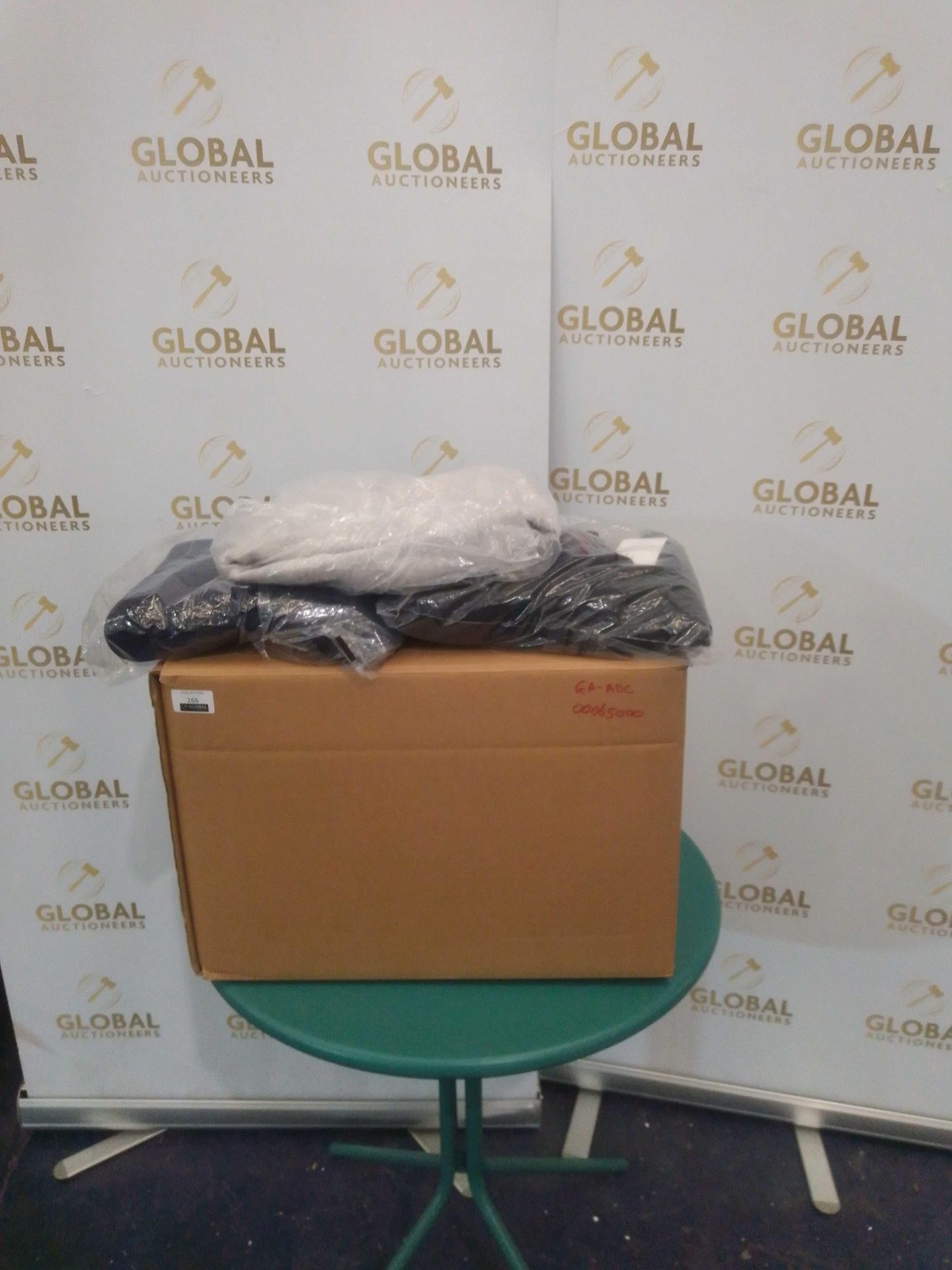 RRP £650 Lot To Contain 1X Box Containing Mixed Men's & Women's Clothing's Pyjamas, Coat, Jeans & Mo - Image 2 of 2