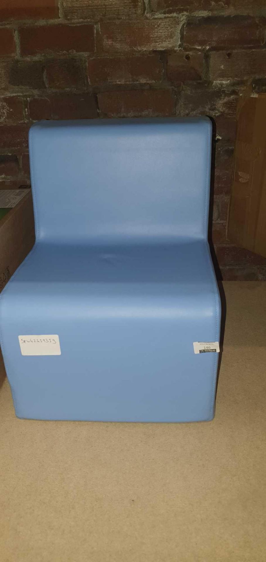 RRP £150 Lot To Contain 5X Items 4X Boxed Hydroclash Aim Shoot Game 1X Kids Soft Sofa/Chair Blue (Aj - Image 2 of 3