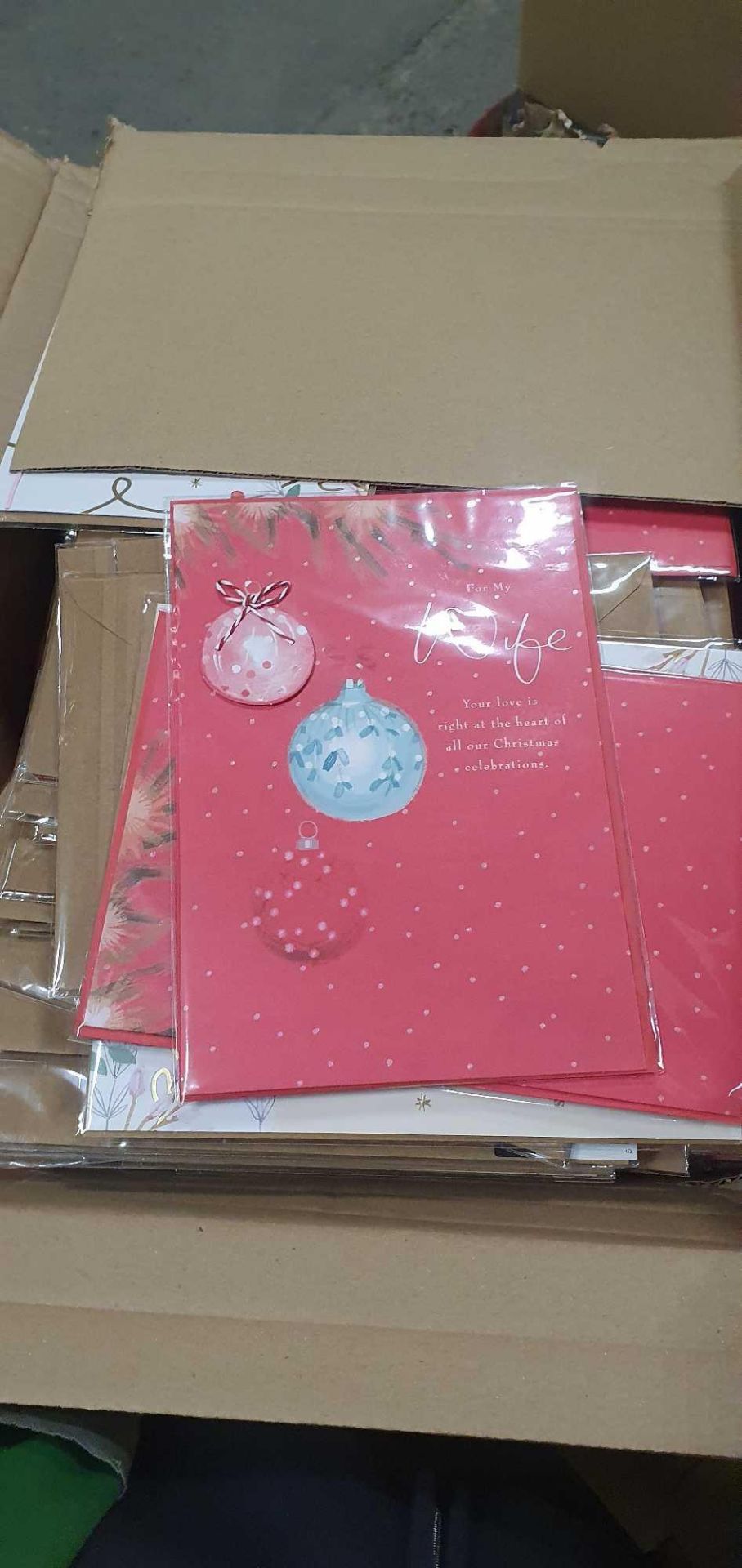 RRP £1670 BRAND NEW AND SEALED (602 Items) 162 x Christmas Card for Wife from Hallmark - Classic Ill - Image 6 of 8