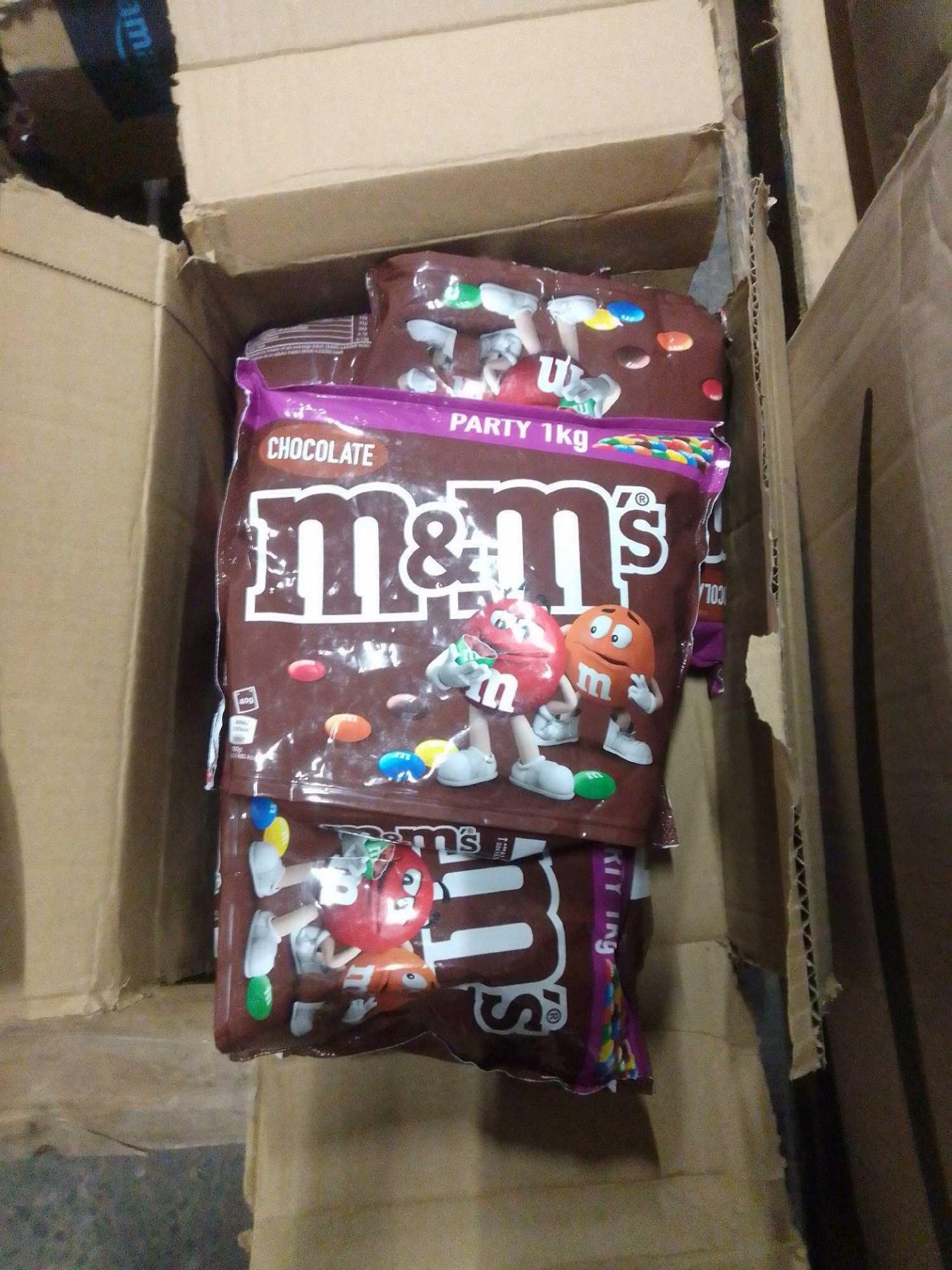 RRP £220 BRAND NEW AND SEALED (30 Items) M&M's Chocolate Party Bulk Bag, Chocolate Gifts, Easter Gif - Image 2 of 3