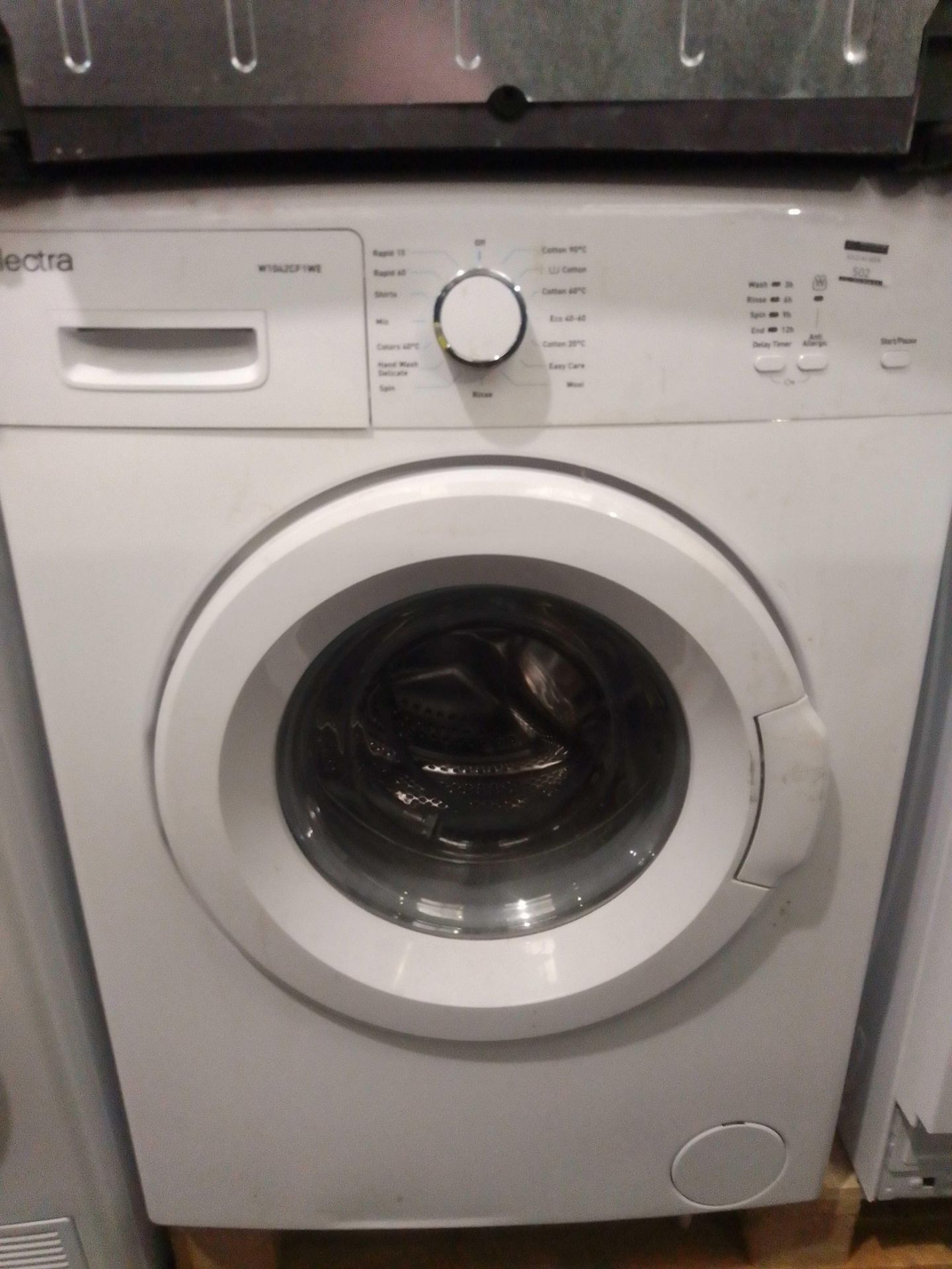 RRP £180 Lot To Contain Electra W1042Cf1We 5Kg Washing Machine(Sp) - Image 2 of 2