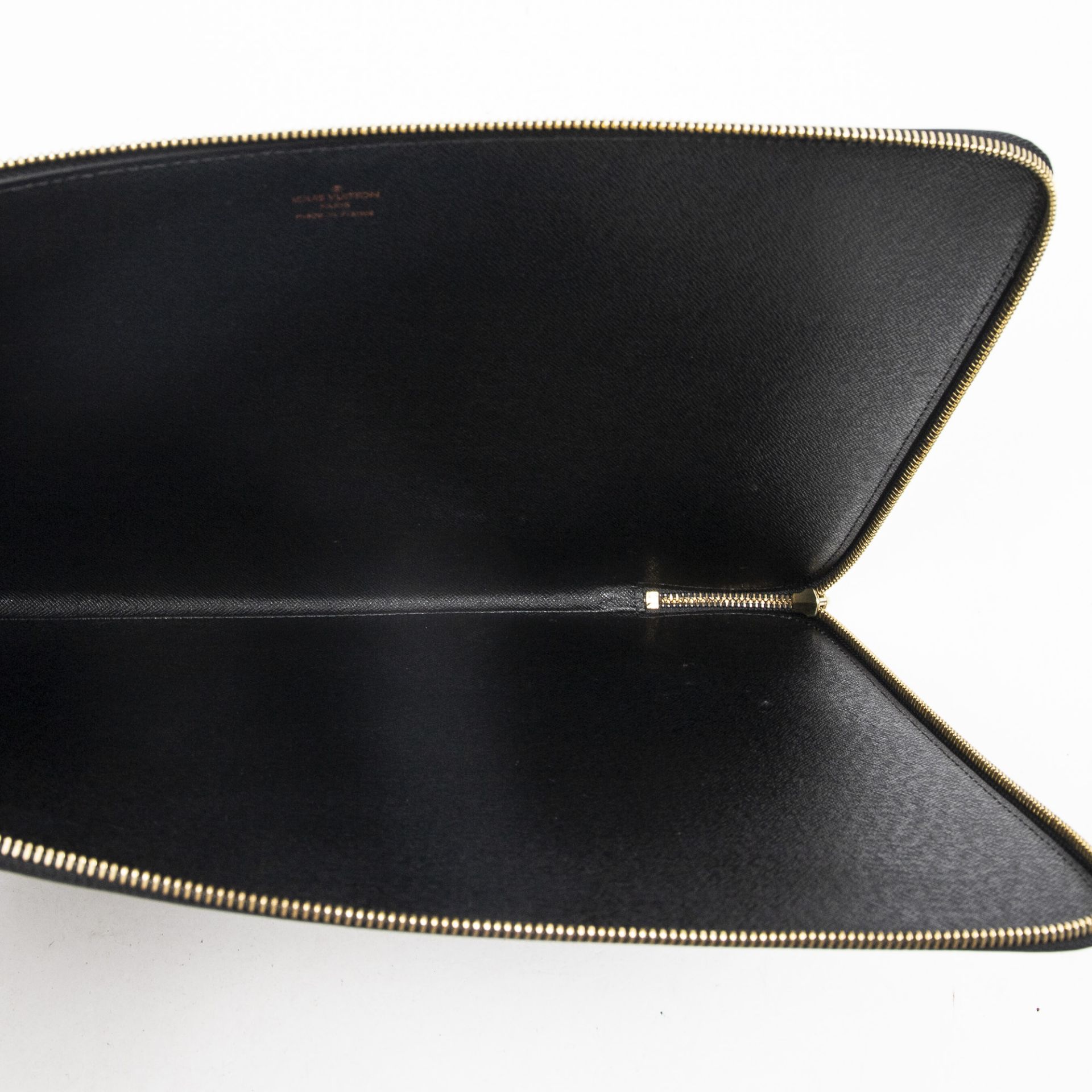 RRP £935.00 Lot To Contain 1 Louis Vuitton Calf Leather Poche Documents Handbag In Black - 38*28*2cm - Image 3 of 3