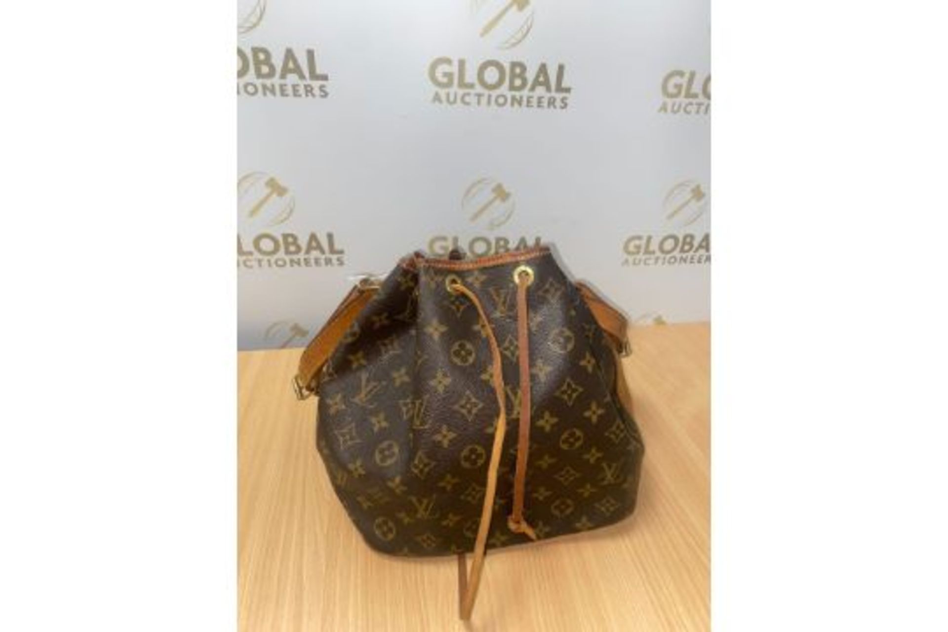 RRP £1200 Louis Vuitton Noe Shoulder Bag In Brown Coated Monogram Canvas. Condition Rating B (AAM906