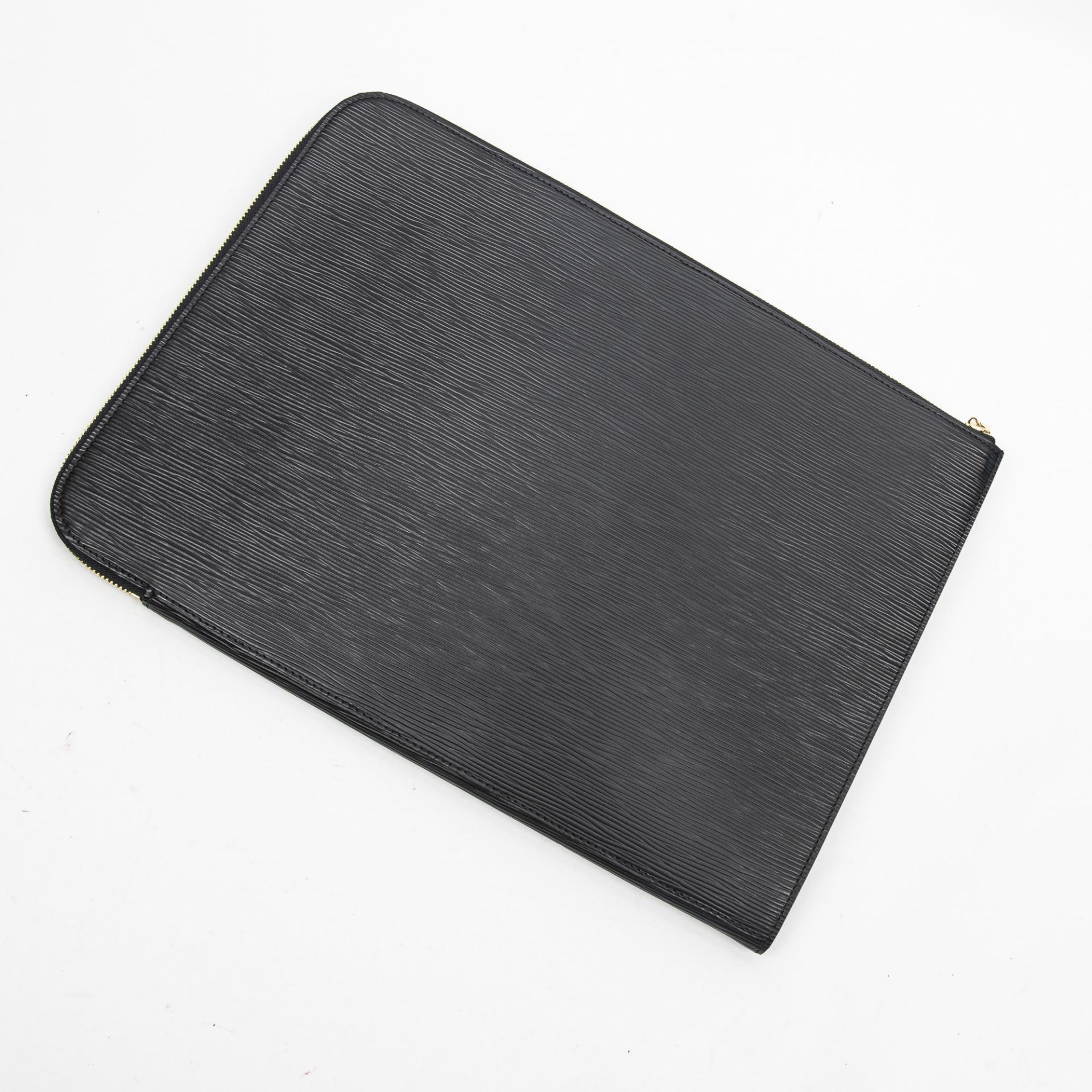 RRP £935.00 Lot To Contain 1 Louis Vuitton Calf Leather Poche Documents Handbag In Black - 38*28*2cm - Image 2 of 3