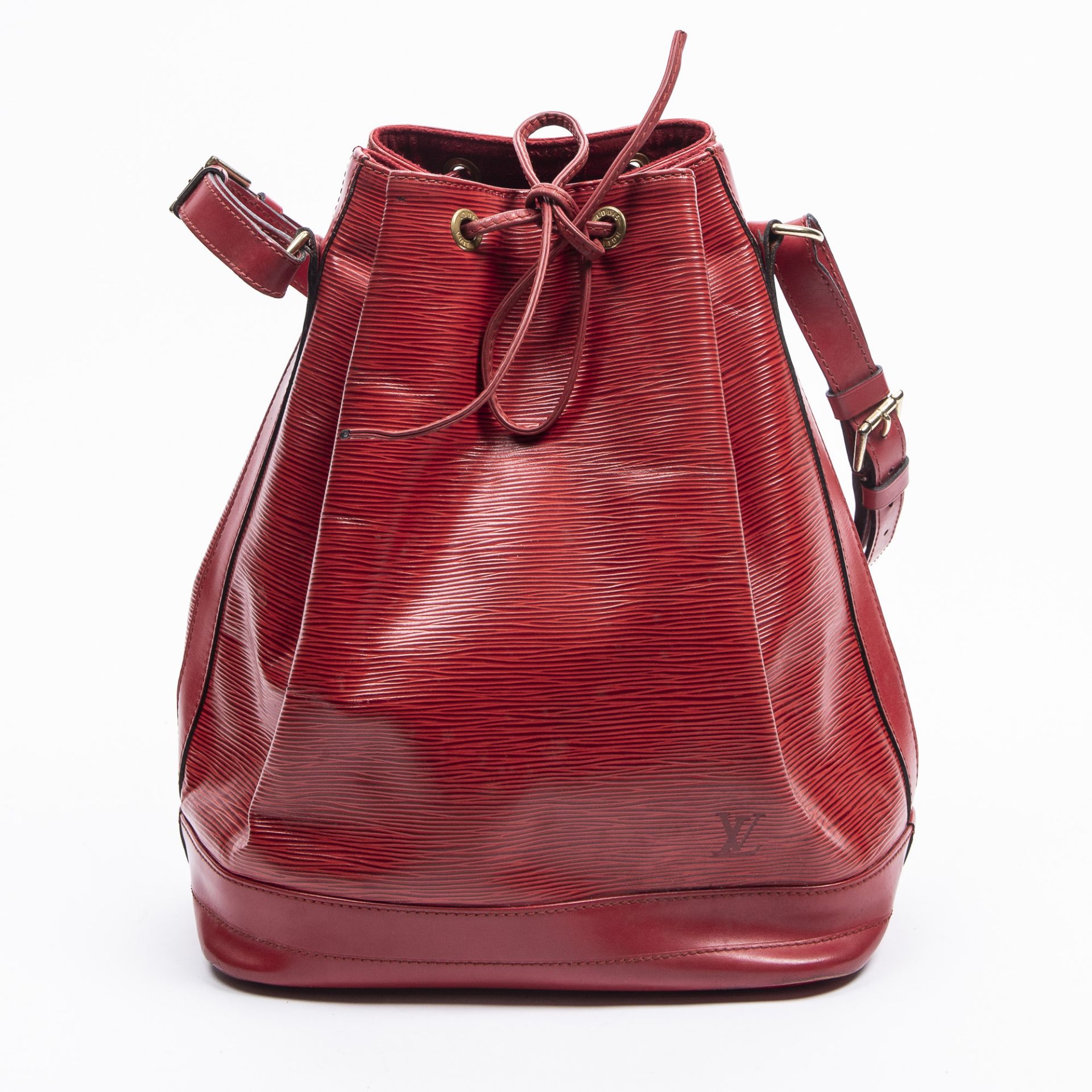 RRP £1,700.00 Lot To Contain 1 Louis Vuitton Calf Leather Noe Shoulder Bag In Red - 27*34*16cm -