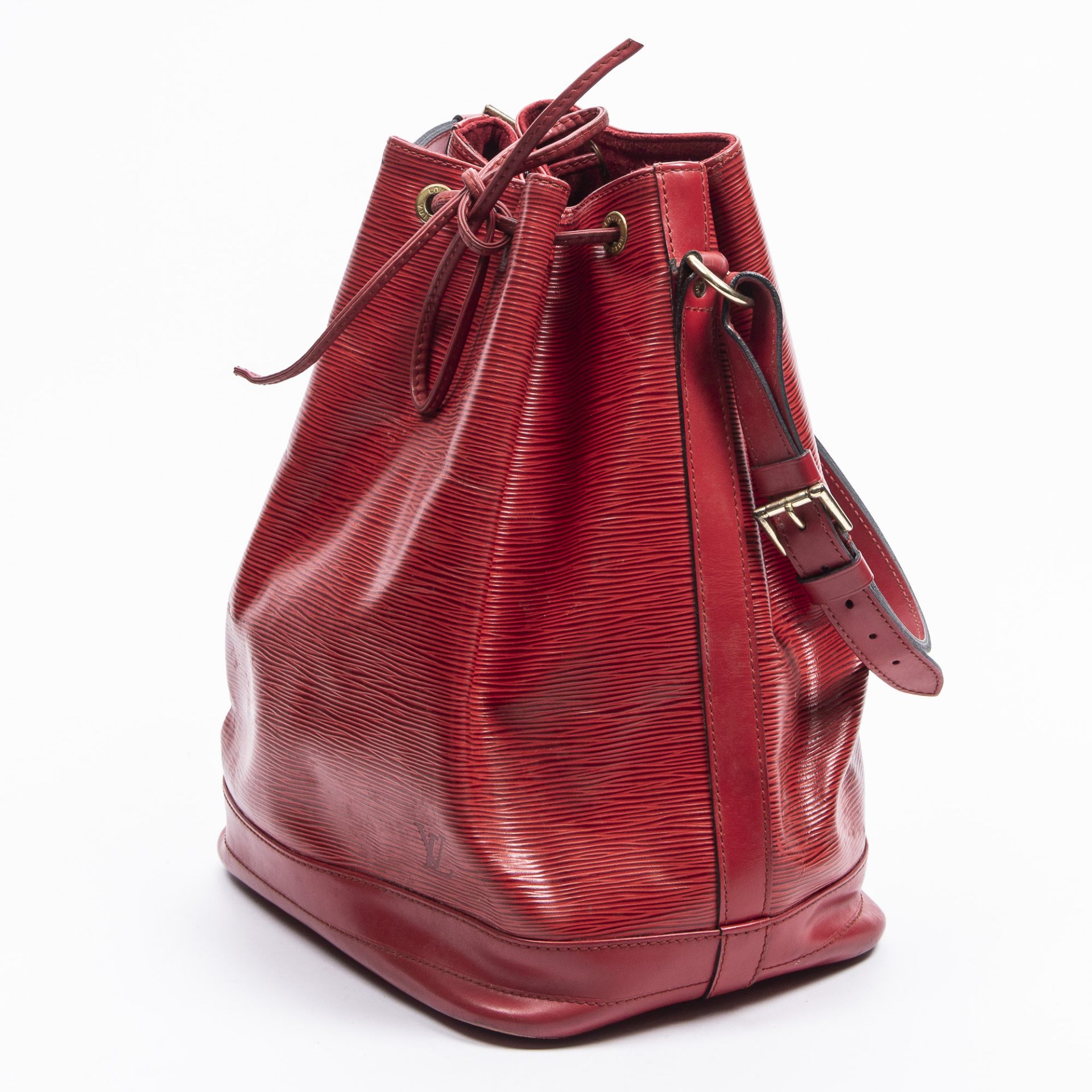 RRP £1,700.00 Lot To Contain 1 Louis Vuitton Calf Leather Noe Shoulder Bag In Red - 27*34*16cm - - Image 2 of 3