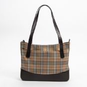 RRP £975.00 Lot To Contain 1 Burberry Canvas Burberrys Large Zip Shopping Tote Shoulder Bag In
