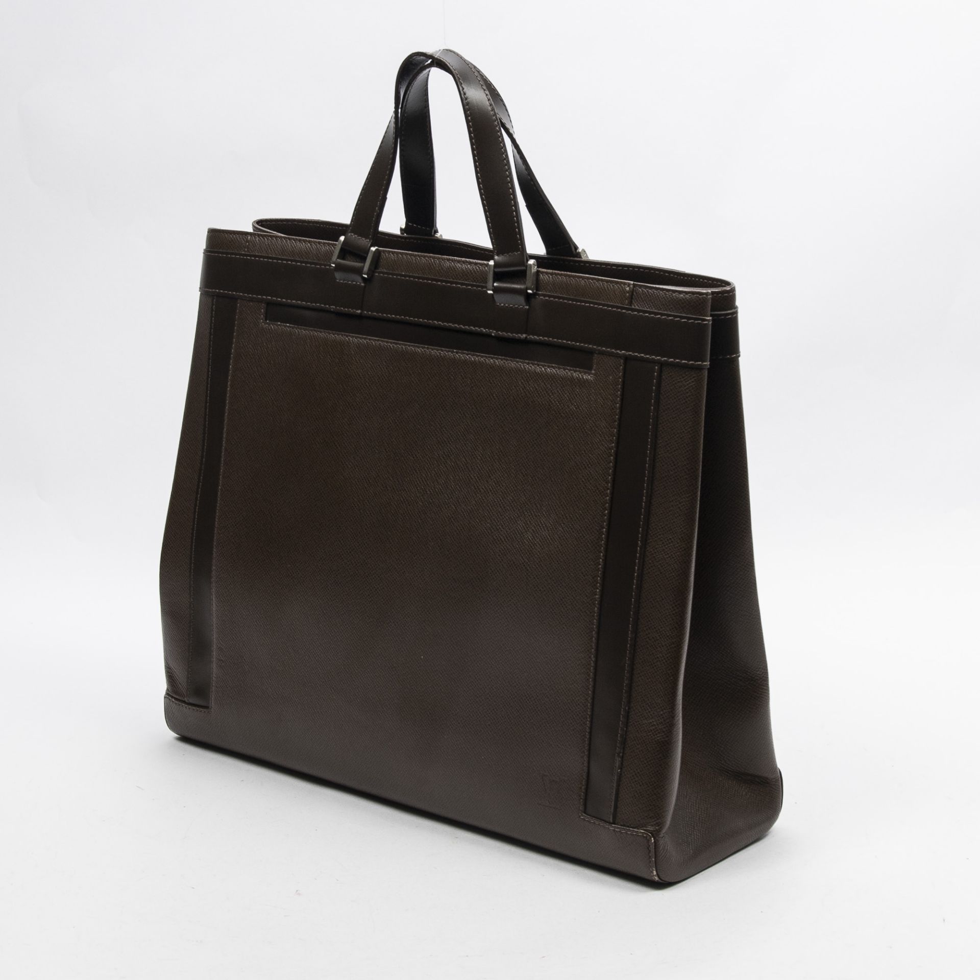 RRP £935.00 Lot To Contain 1 Louis Vuitton Calf Leather Kasbek Handbag In Grizzli Brown - 36*42.5* - Image 2 of 3