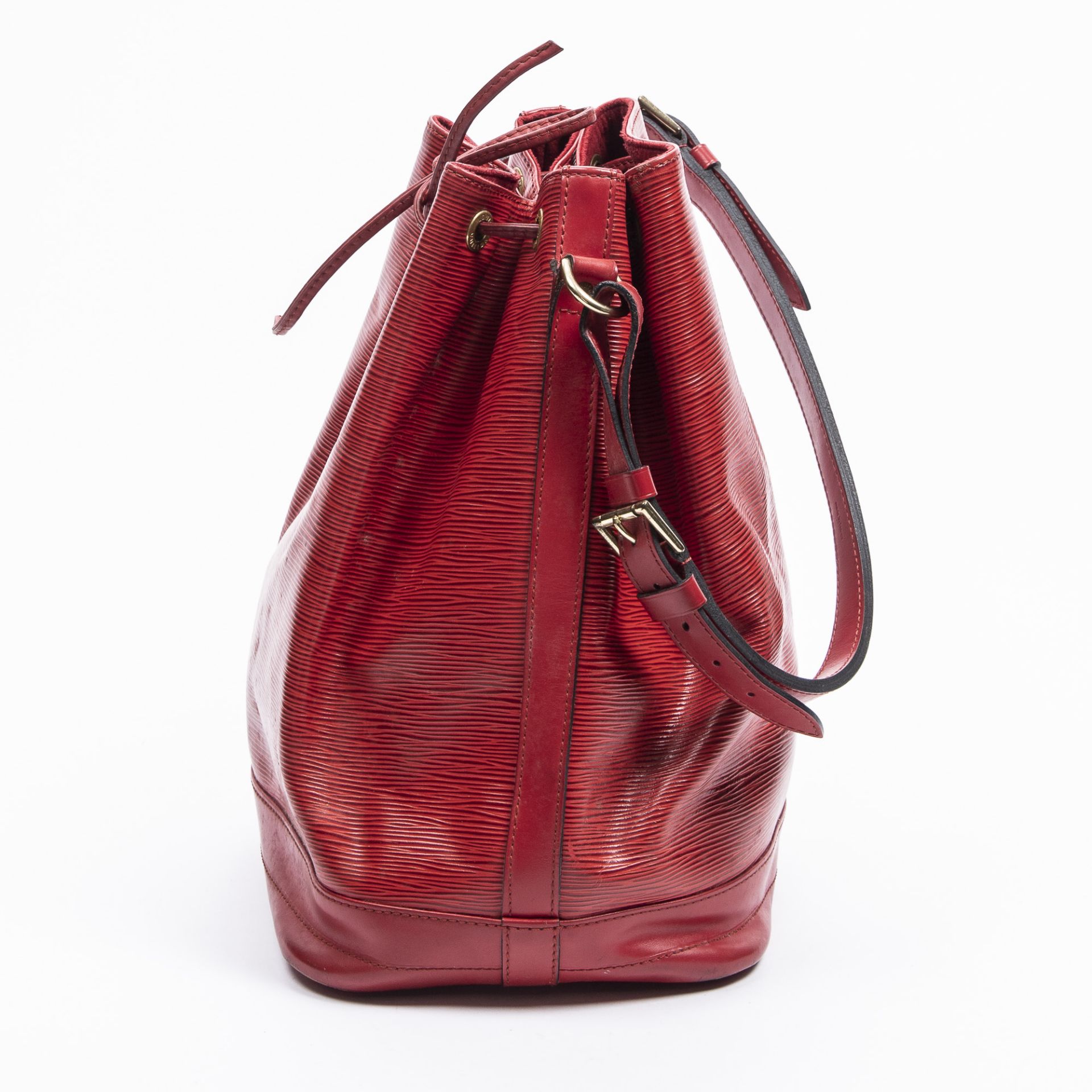 RRP £1,700.00 Lot To Contain 1 Louis Vuitton Calf Leather Noe Shoulder Bag In Red - 27*34*16cm - - Image 3 of 3