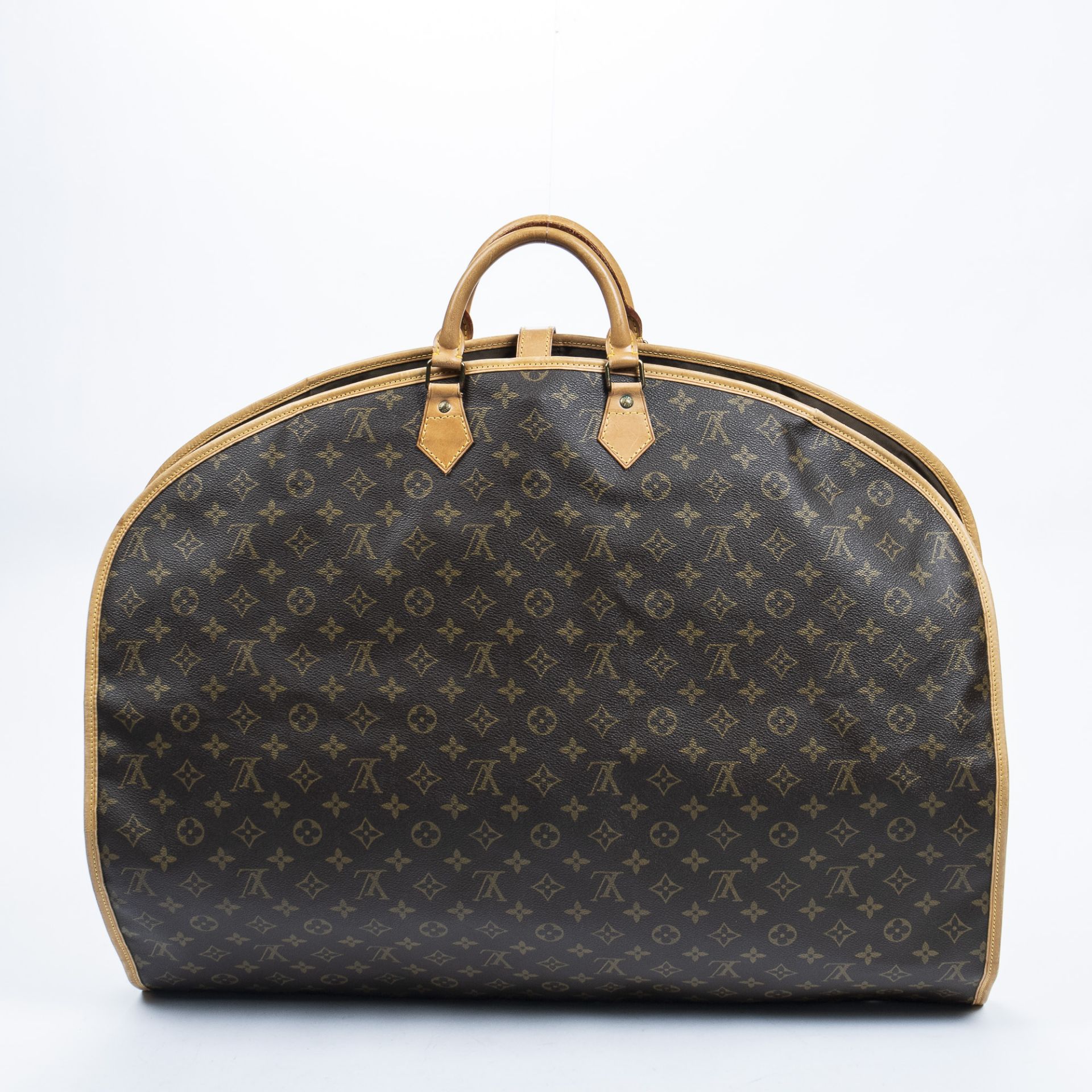 RRP £2,000.00 Lot To Contain 1 Louis Vuitton Coated Canvas Garment Bag Shoulder Bag In Brown - 96* - Image 2 of 3
