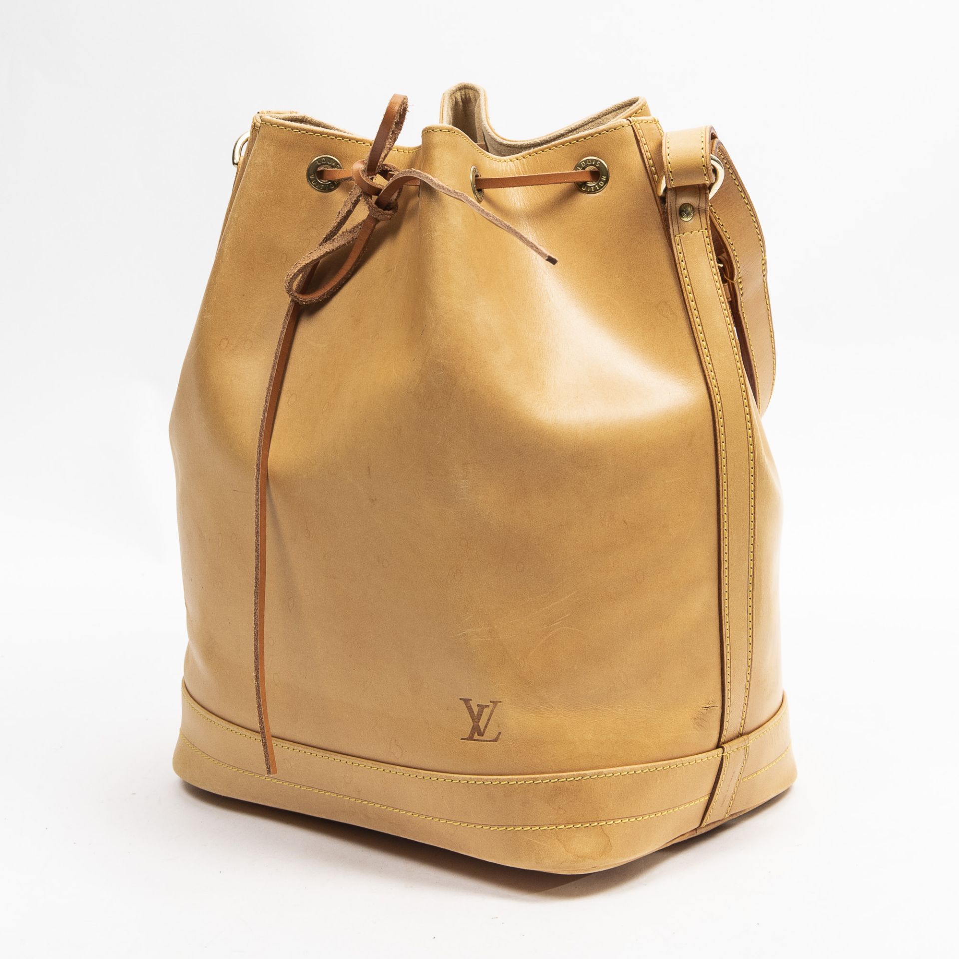 RRP £1,200.00 Lot To Contain 1 Louis Vuitton Calf Leather Rare Vintage Noe Shoulder Bag In Gold - - Image 2 of 3