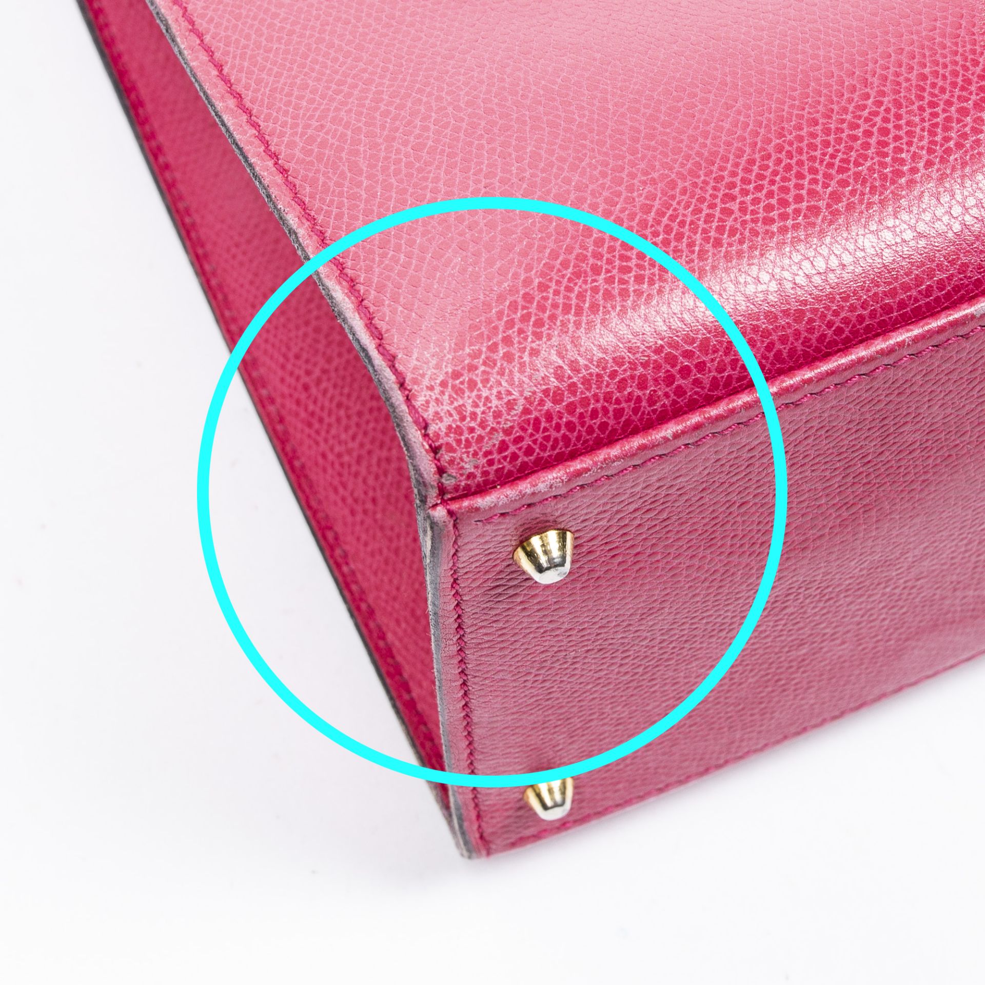 RRP £700 A Pink Celine Vintage Chain Shoulder Bag Calf Leather Grained Leather 27*27*10cm 27*27*10cm - Image 9 of 10