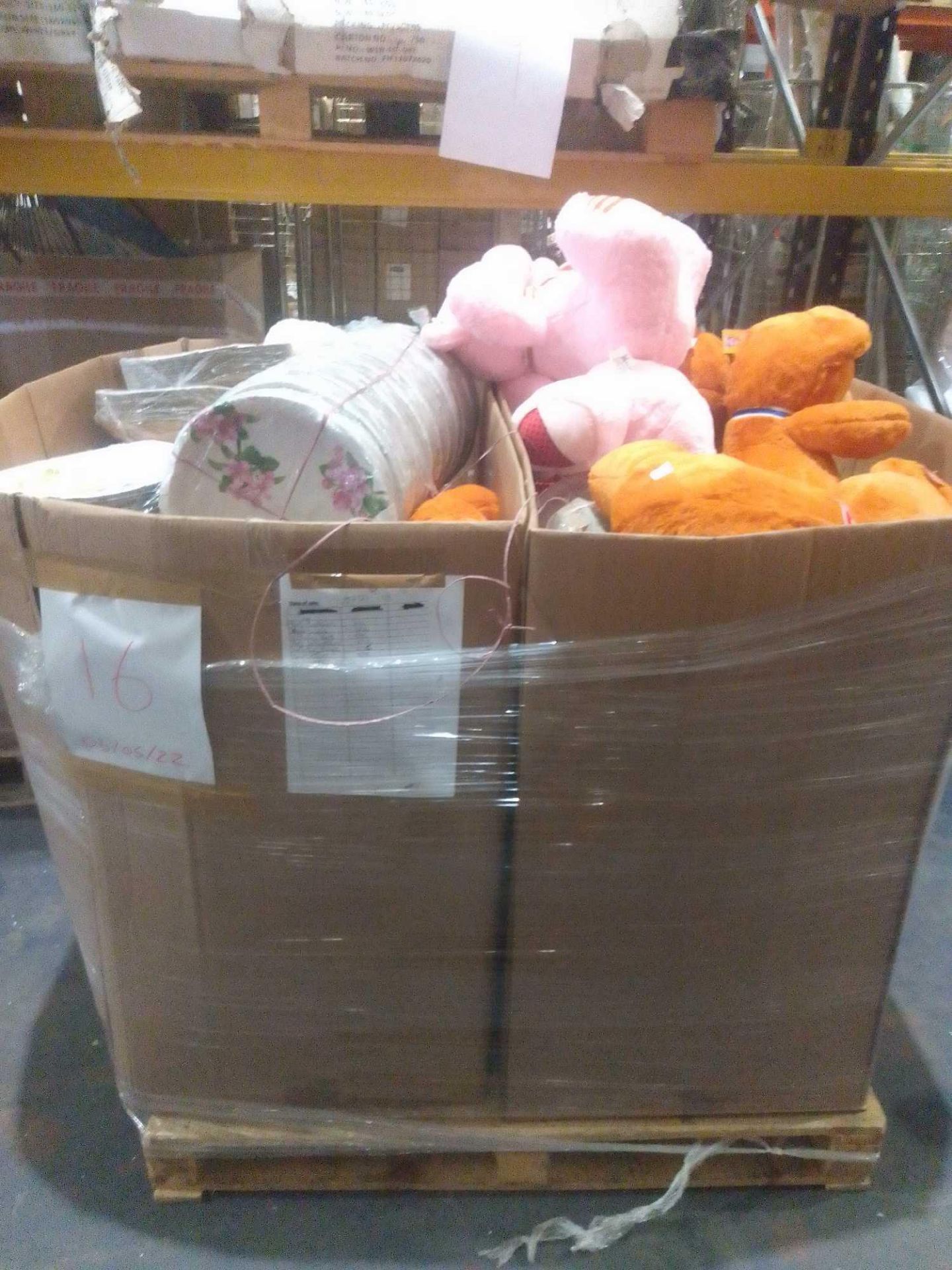 RRP £750 Pallet To Contain A Large Assortment Of Items To Include Children's Soft Teddies, Paper Pla