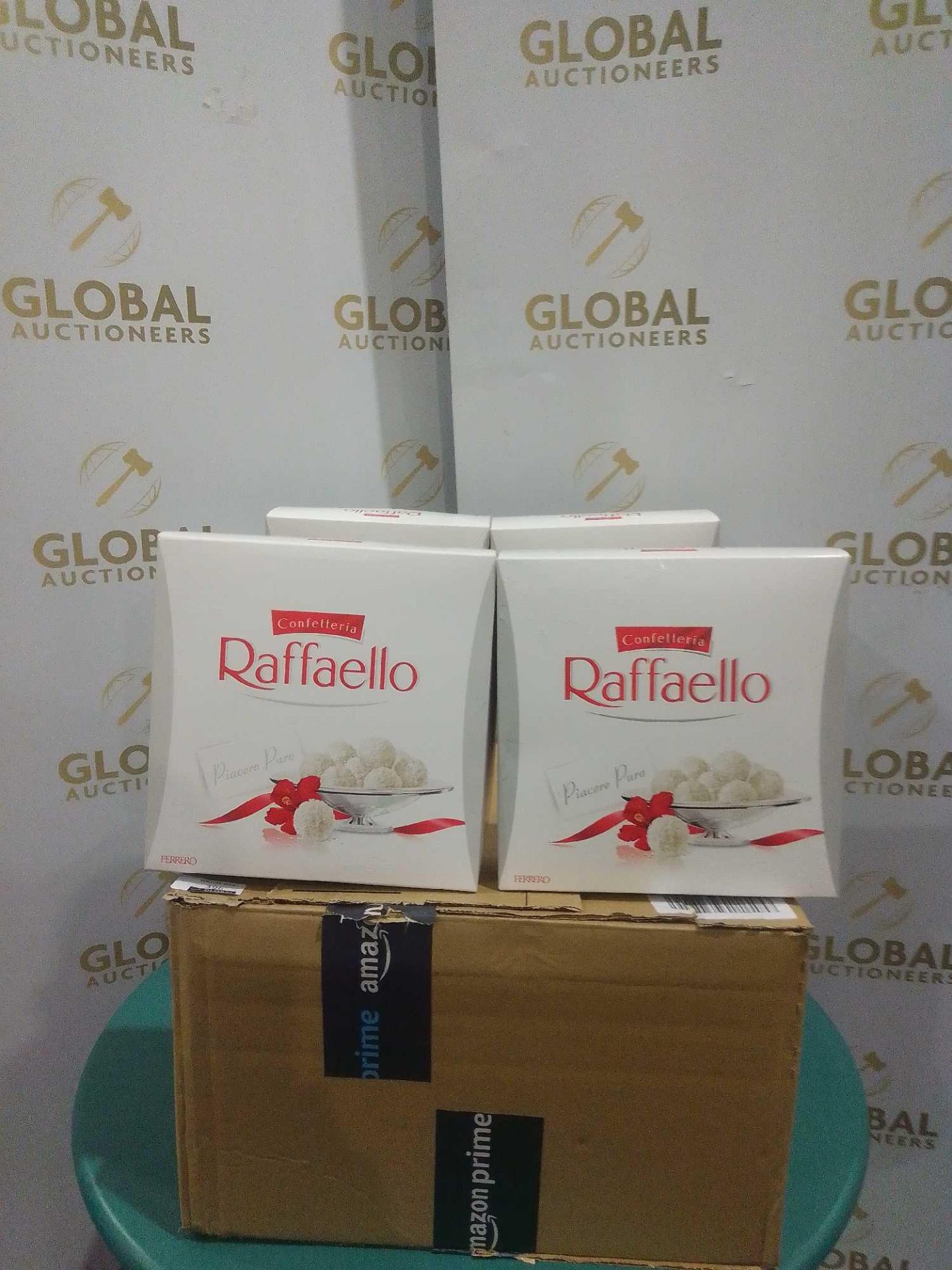 RRP £150 Lot To Contain 15 Boxed Ferrero Rafaello Chocolate Gift Sets