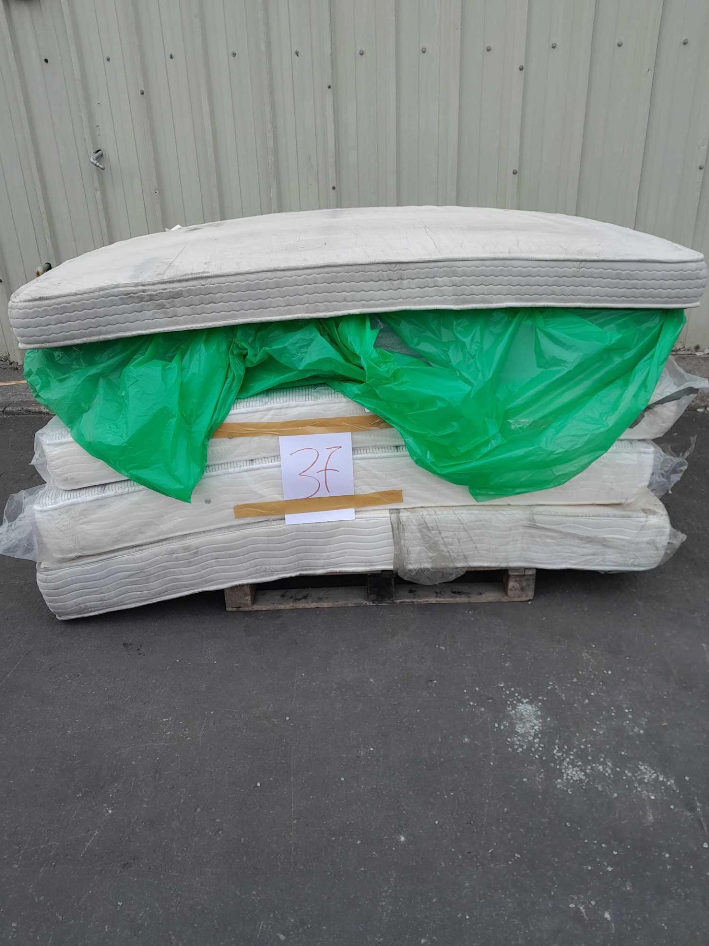 RRP £2,600 Pallet To Contain Assorted Mattresses.