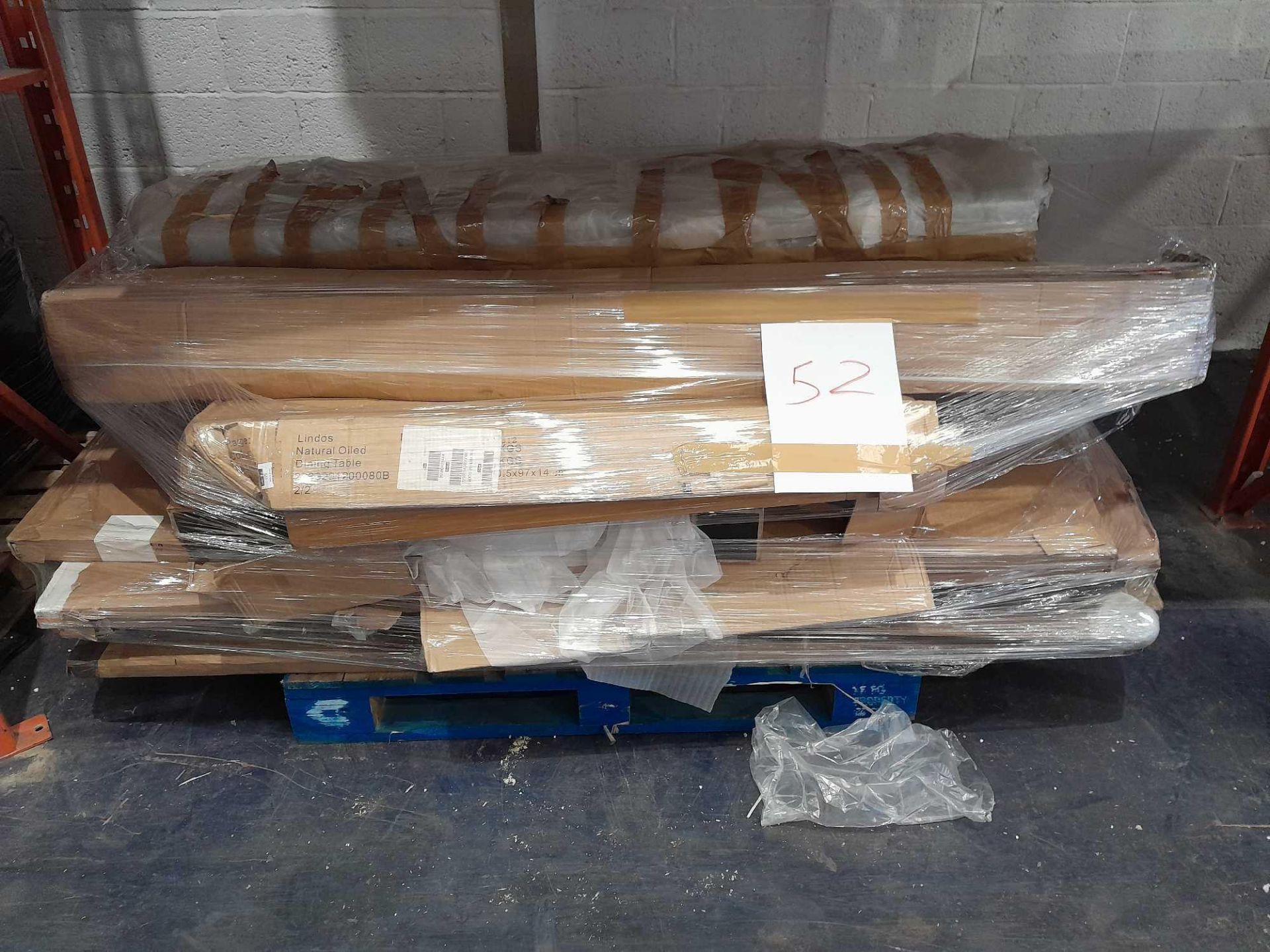 RRP £1,600 Pallet To Contain Assorted Items Such As Dining Tables, Umbrellas And More.