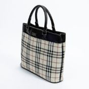 RRP £975.00 Lot To Contain 1 Burberry Canvas Medium Slip Pocket Tote Handbag In Beige/Dark Brown -
