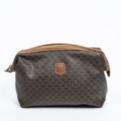 RRP £760.00 Lot To Contain 1 Celine Coated Canvas Vintage Pouch In Brown - 25*20*10cm - AB - AAR1169