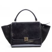 RRP £1,250.00 Lot To Contain 1 Celine Calf Leather Trapeze Shoulder Bag In Black - 30*22*17cm -