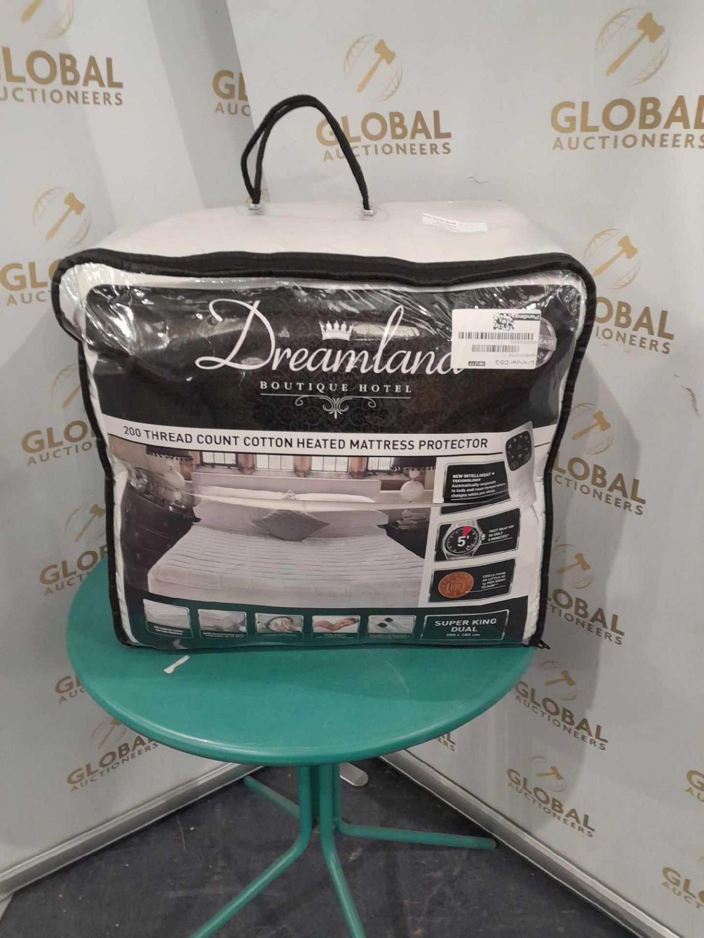 RRP £115 Bagged Dreamland Boutique Hotel 200X150Cm 200 Thread Count Cotton Heated Mattress Protector - Image 2 of 2