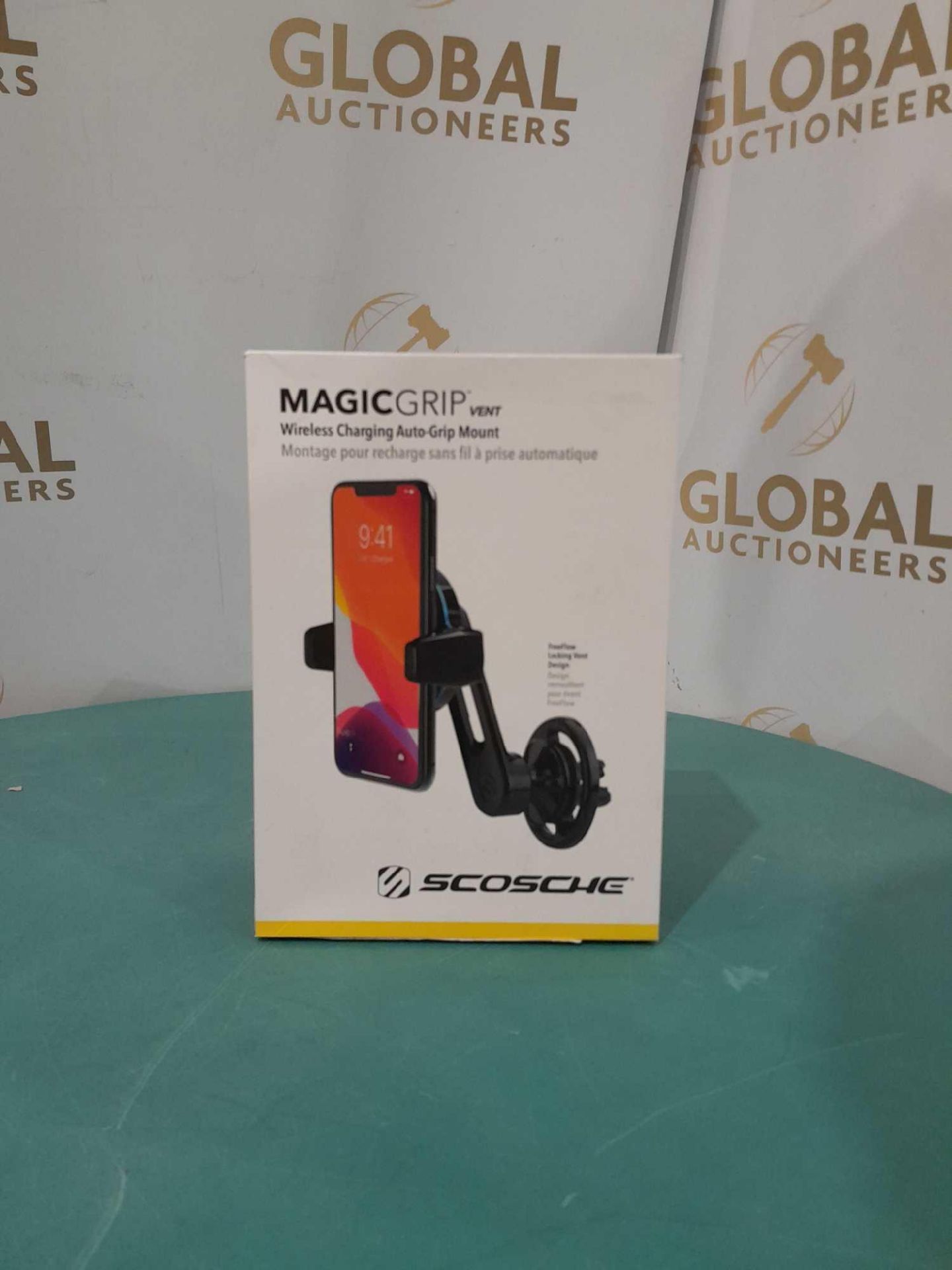 RRP £80 Boxed Scosche Magic Grip Wireless Charging Auto Grip Mounts - Image 2 of 2