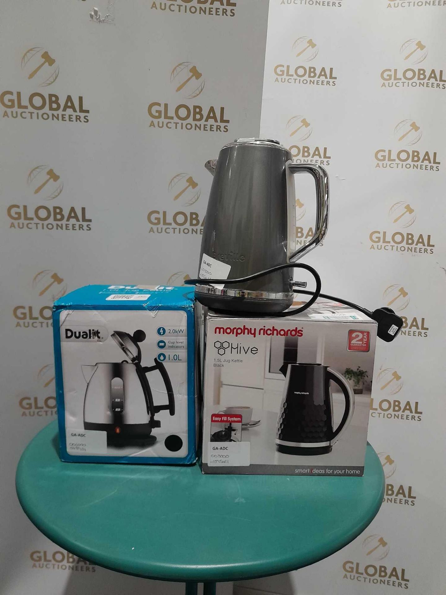 RRP £150 Lot To Contain X3 Kettles, Breville Grey Kettle, Dulit 1.0L Jug Kettle,Morphy Richards Hive - Image 7 of 8