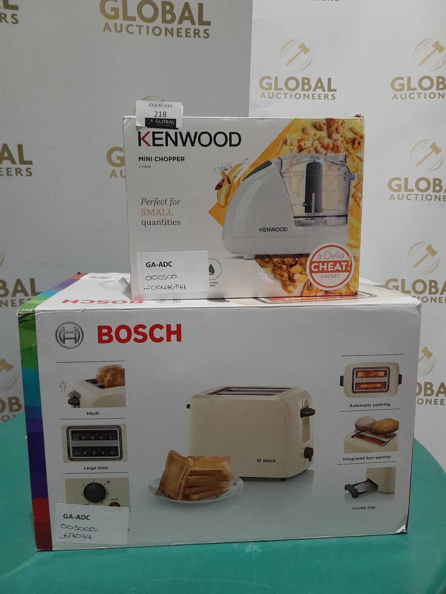 RRP £80 Lot To Contain X2 Items, Kenwood Mini Chopper, Bosch 2 Slice Cream Toaster - Image 5 of 6